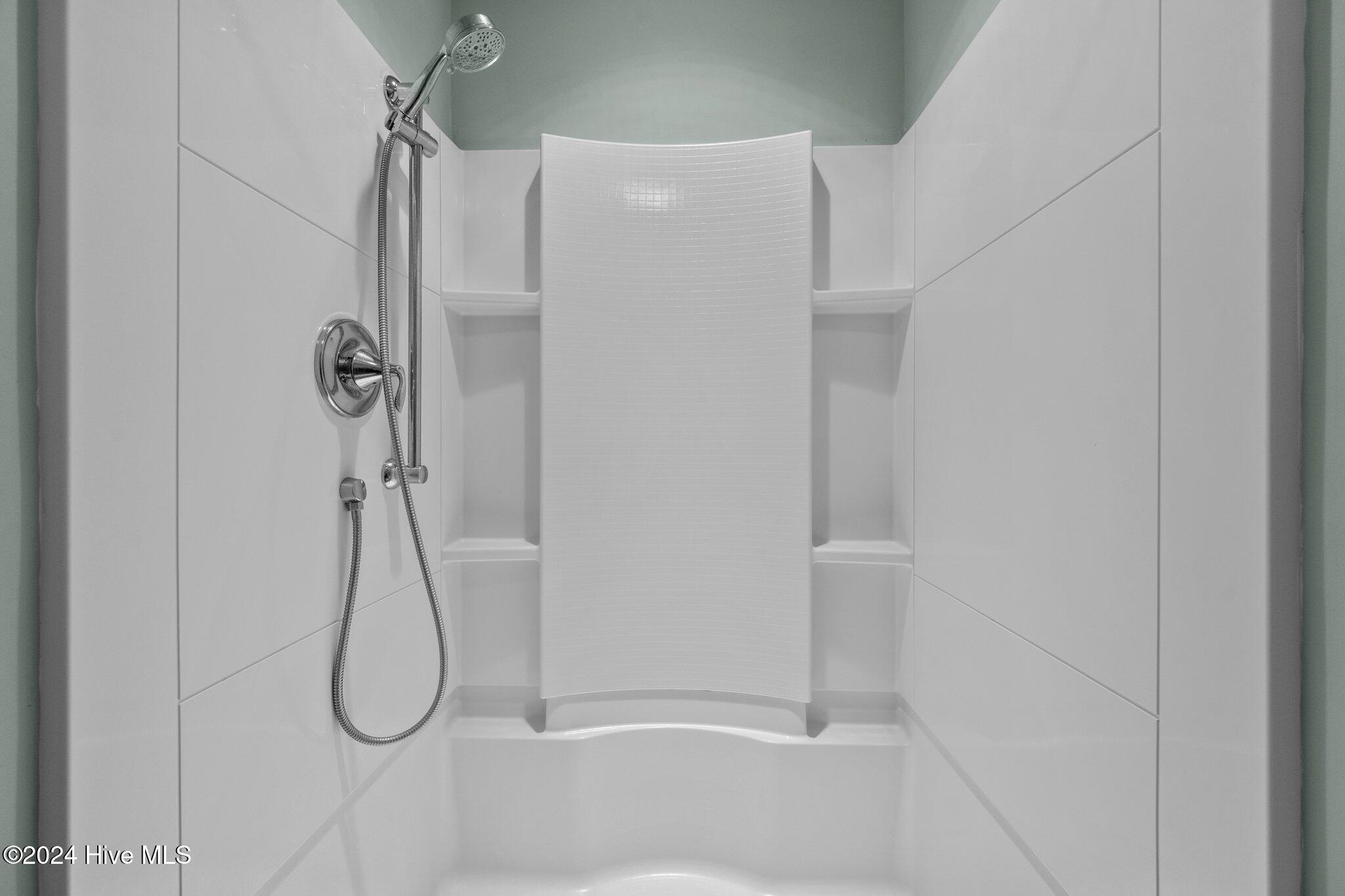 100474737 | Photo 27