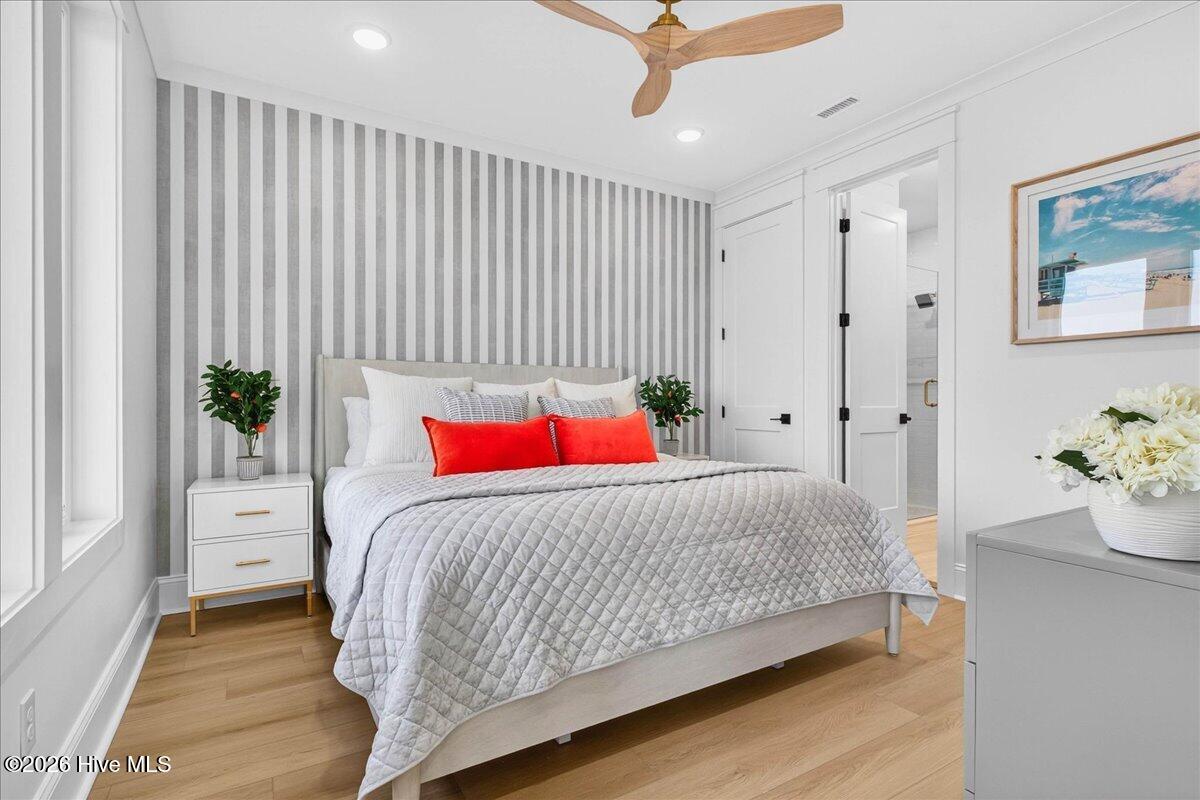 100543299 | Photo 30