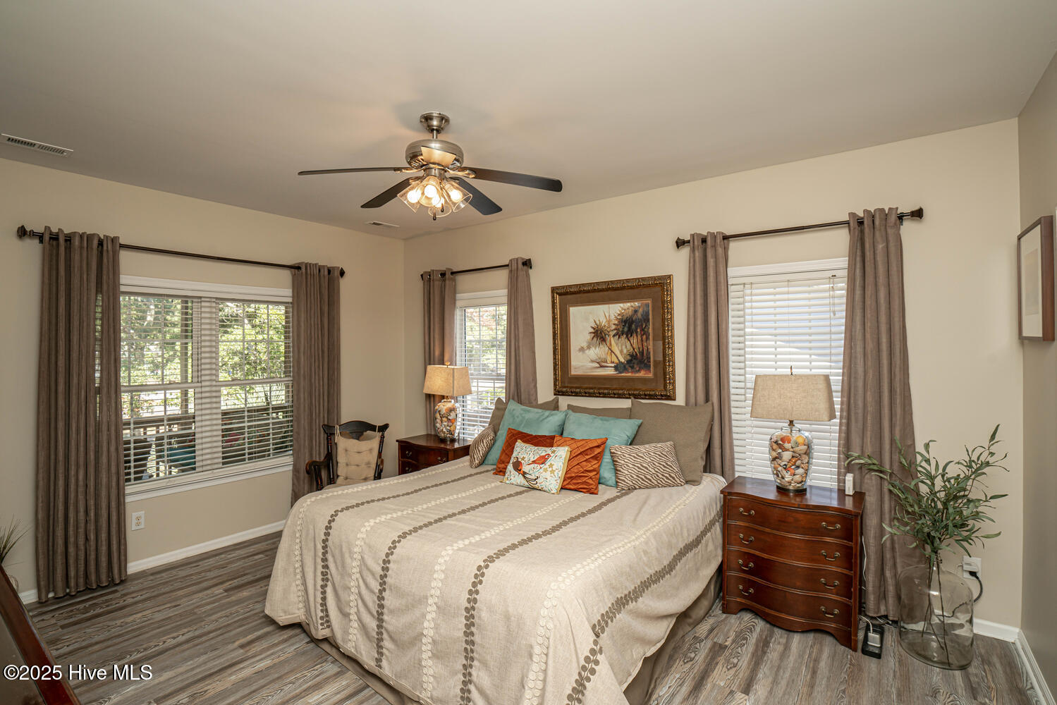 100532611 | Photo 41