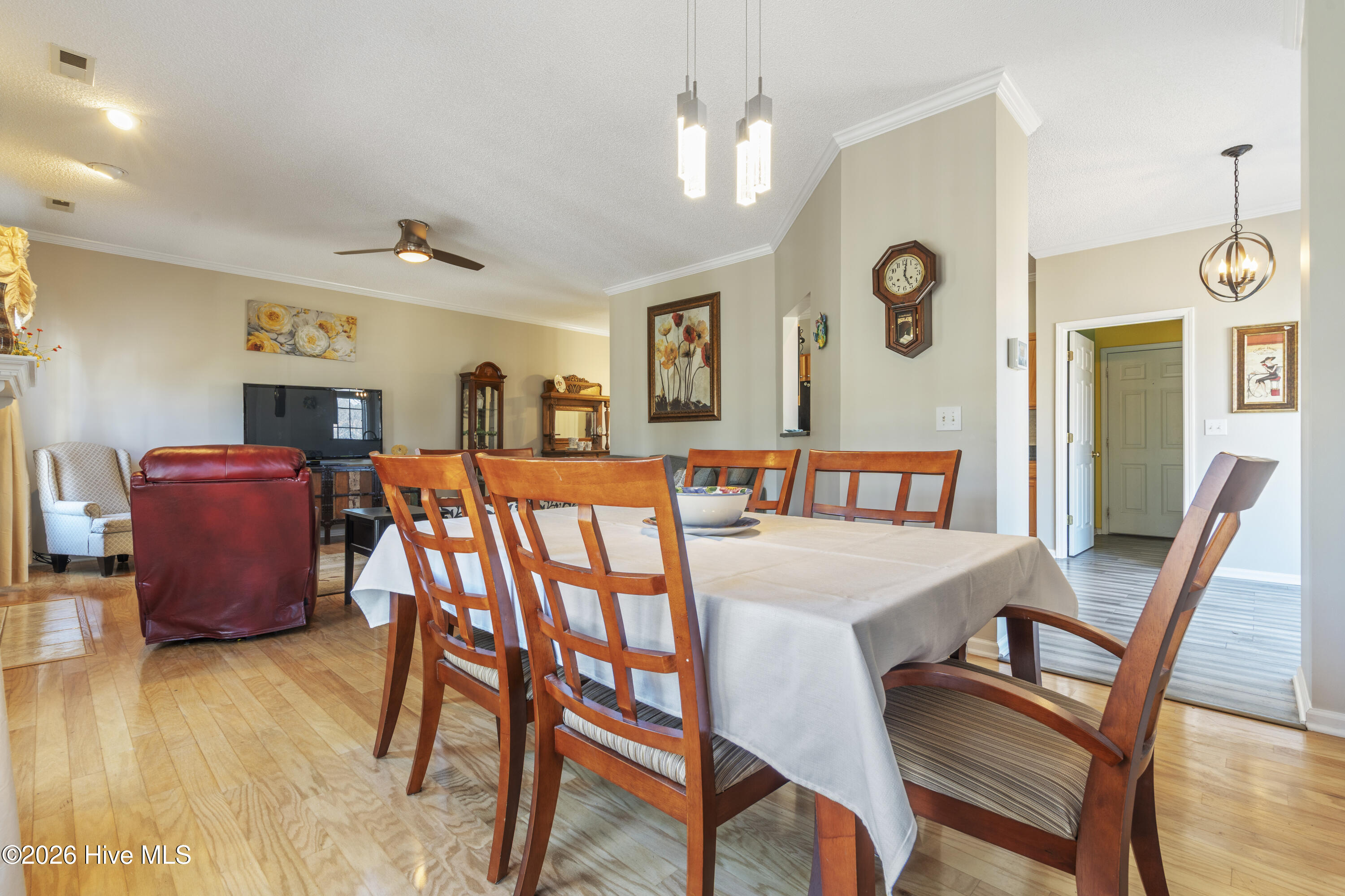 100554853 | Photo 14