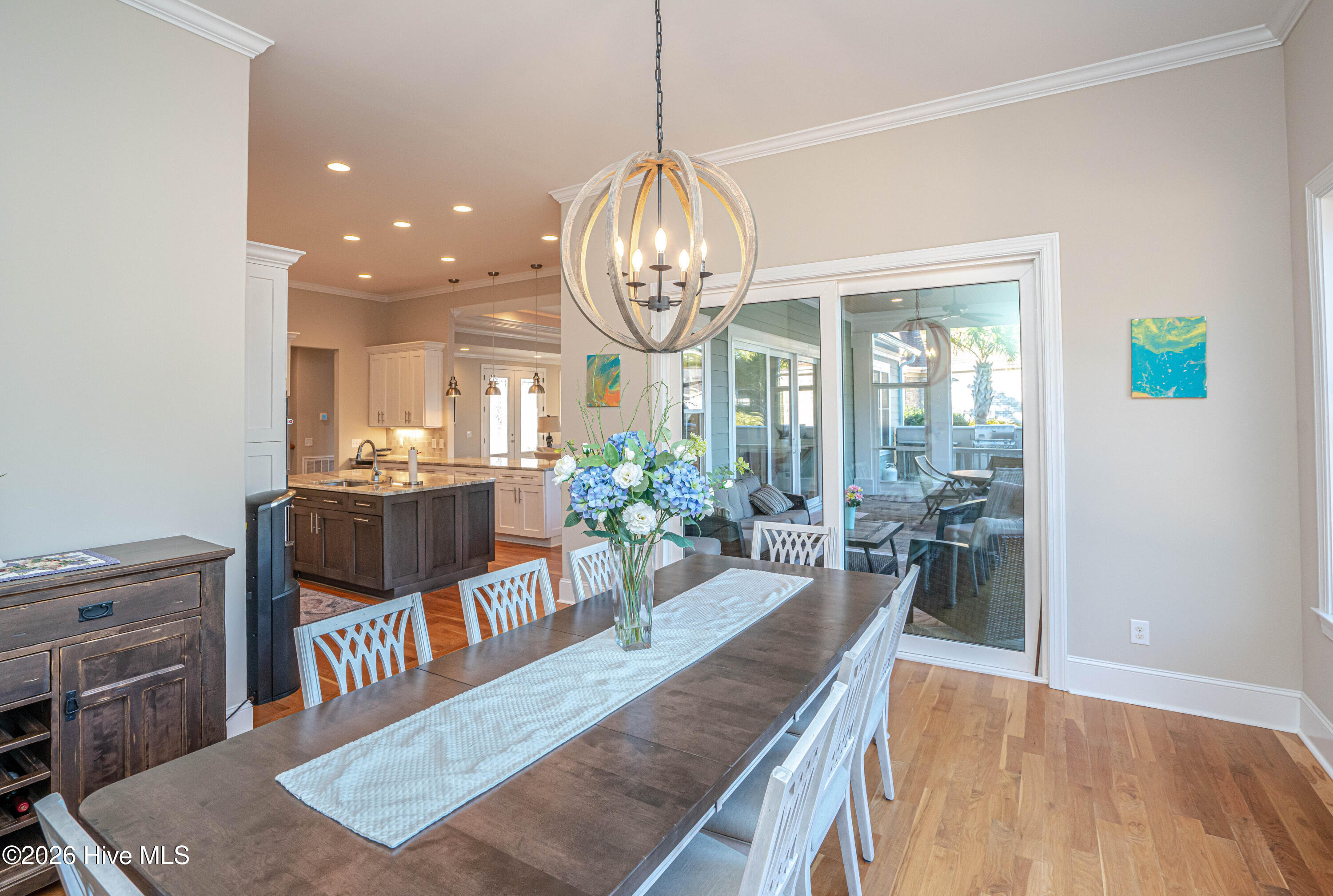 100550389 | Photo 31