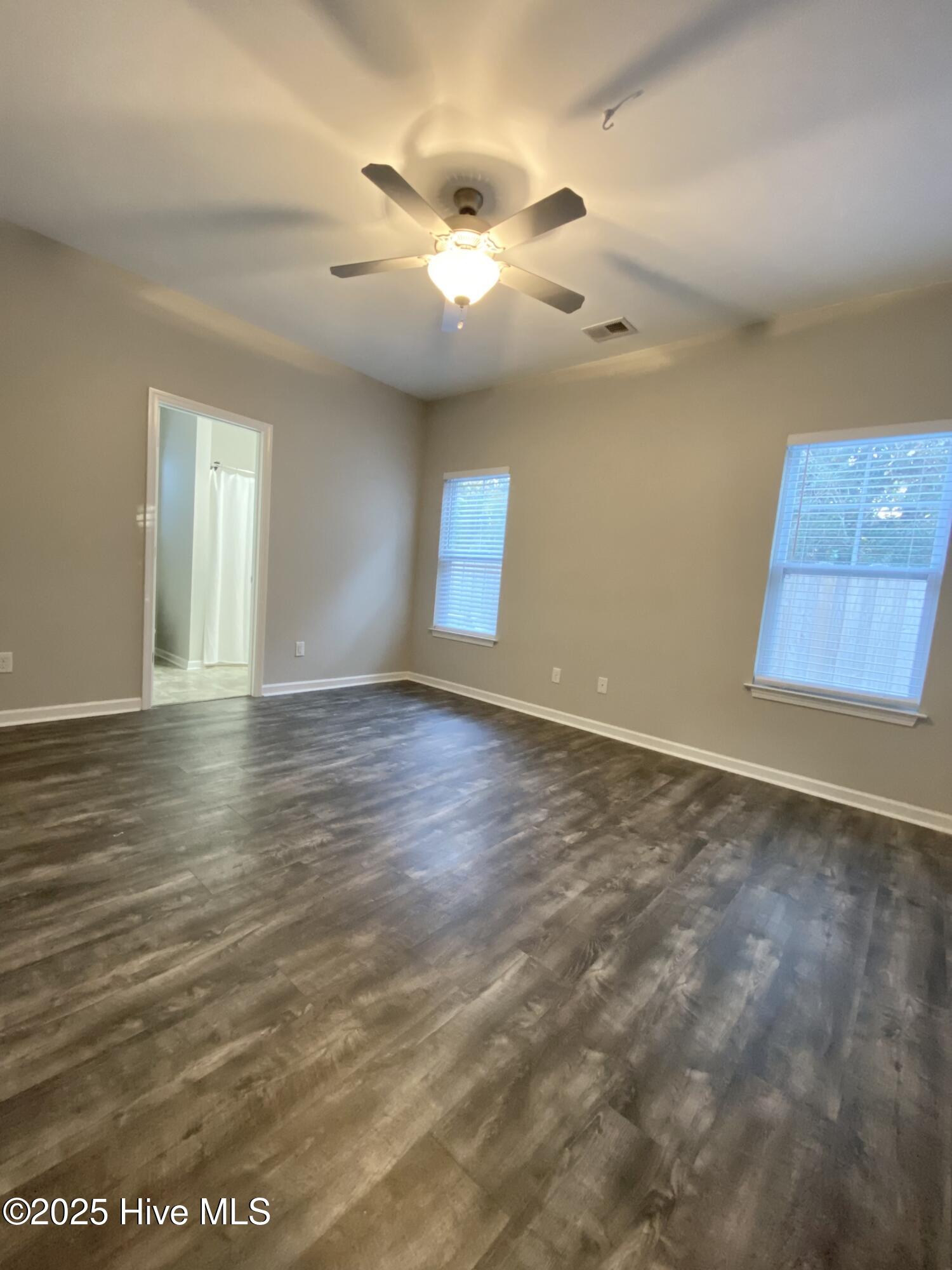 100538059 | Photo 16