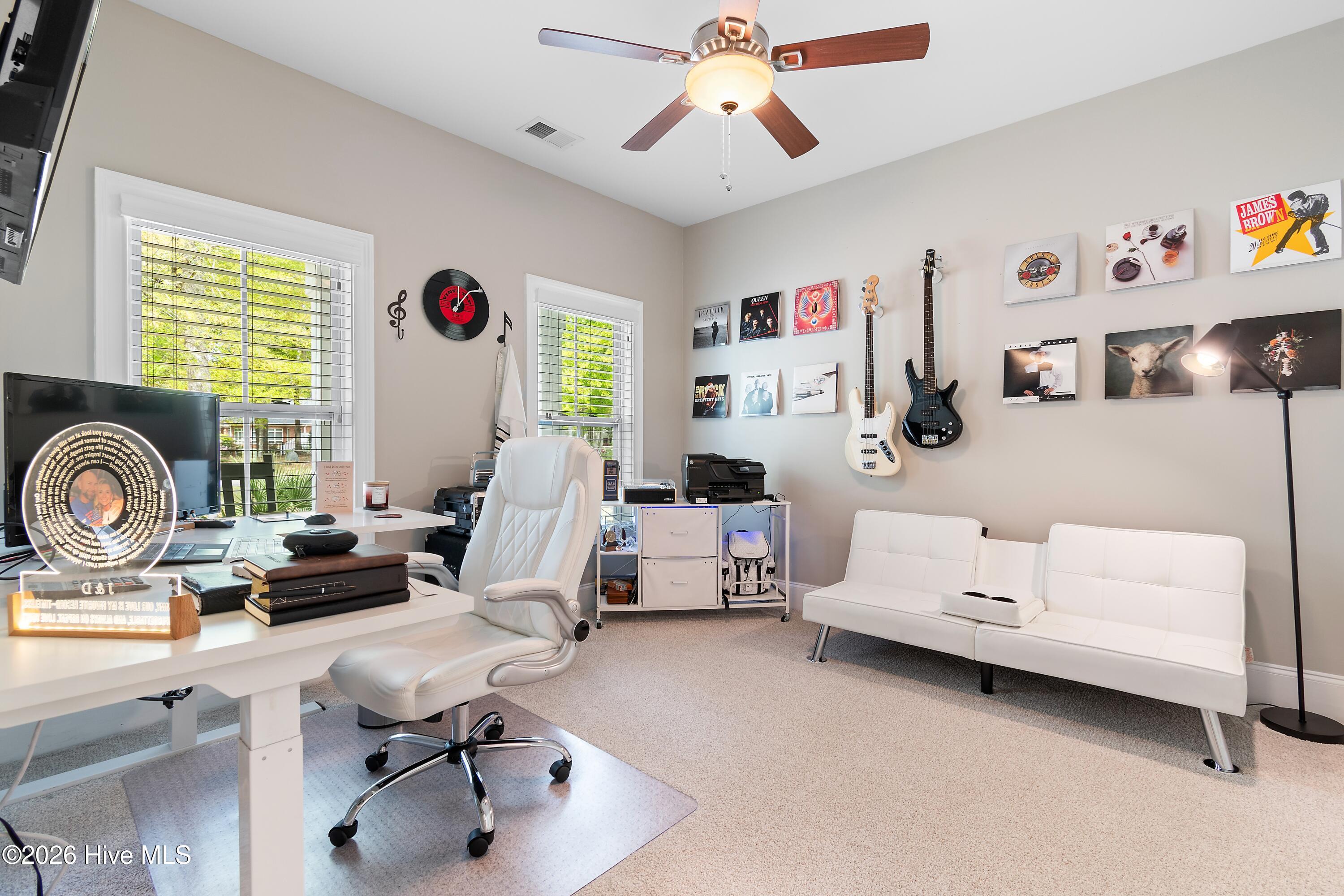 100565384 | Photo 20