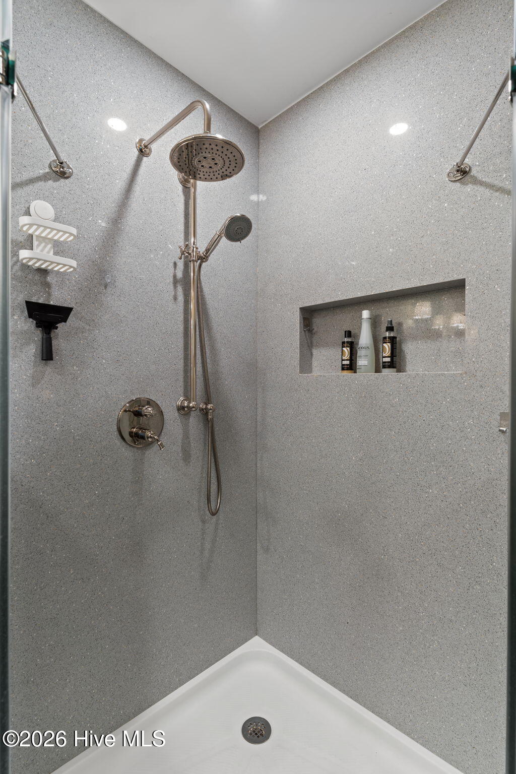 100564364 | Photo 29