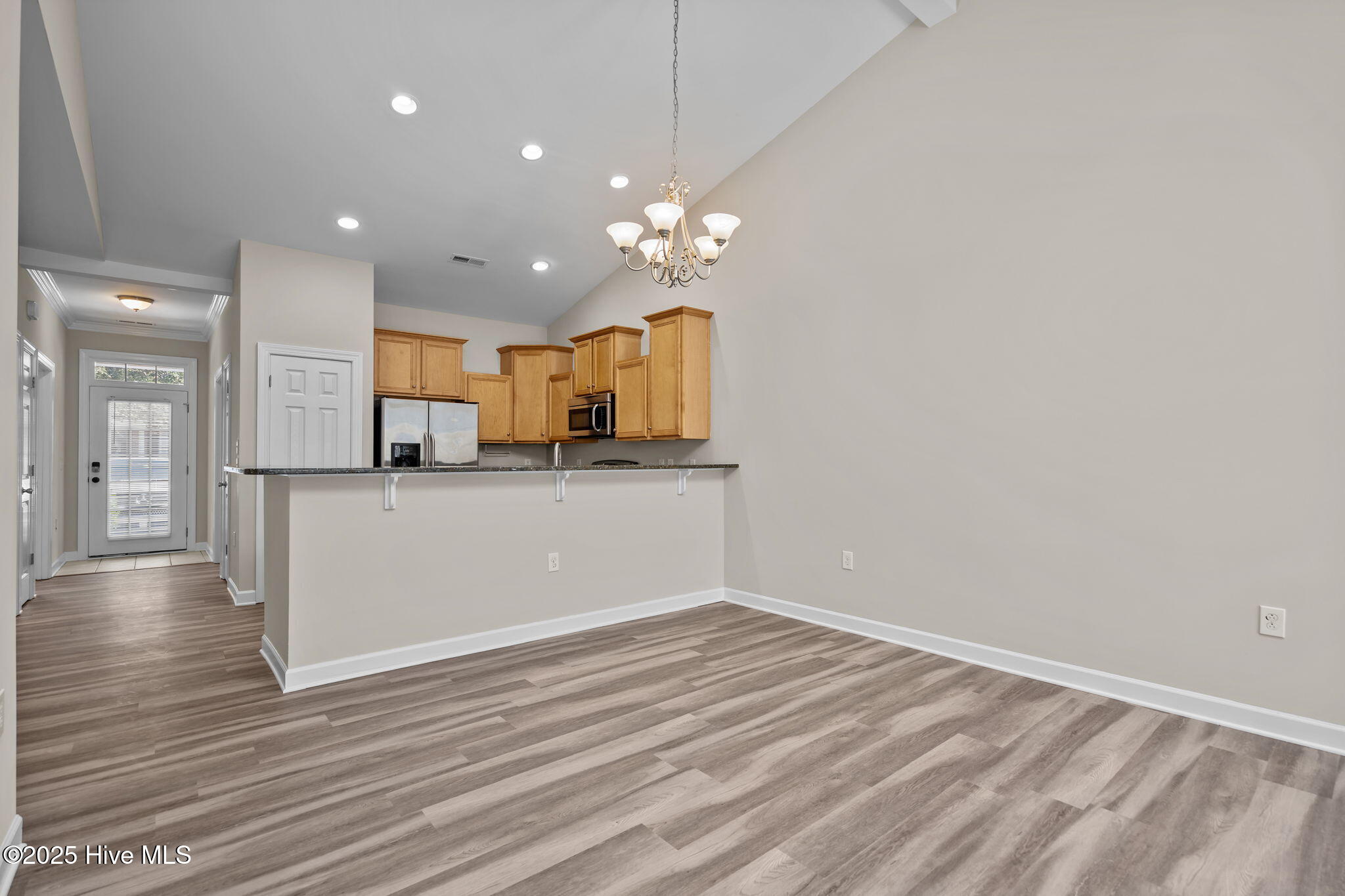 100540244 | Photo 17