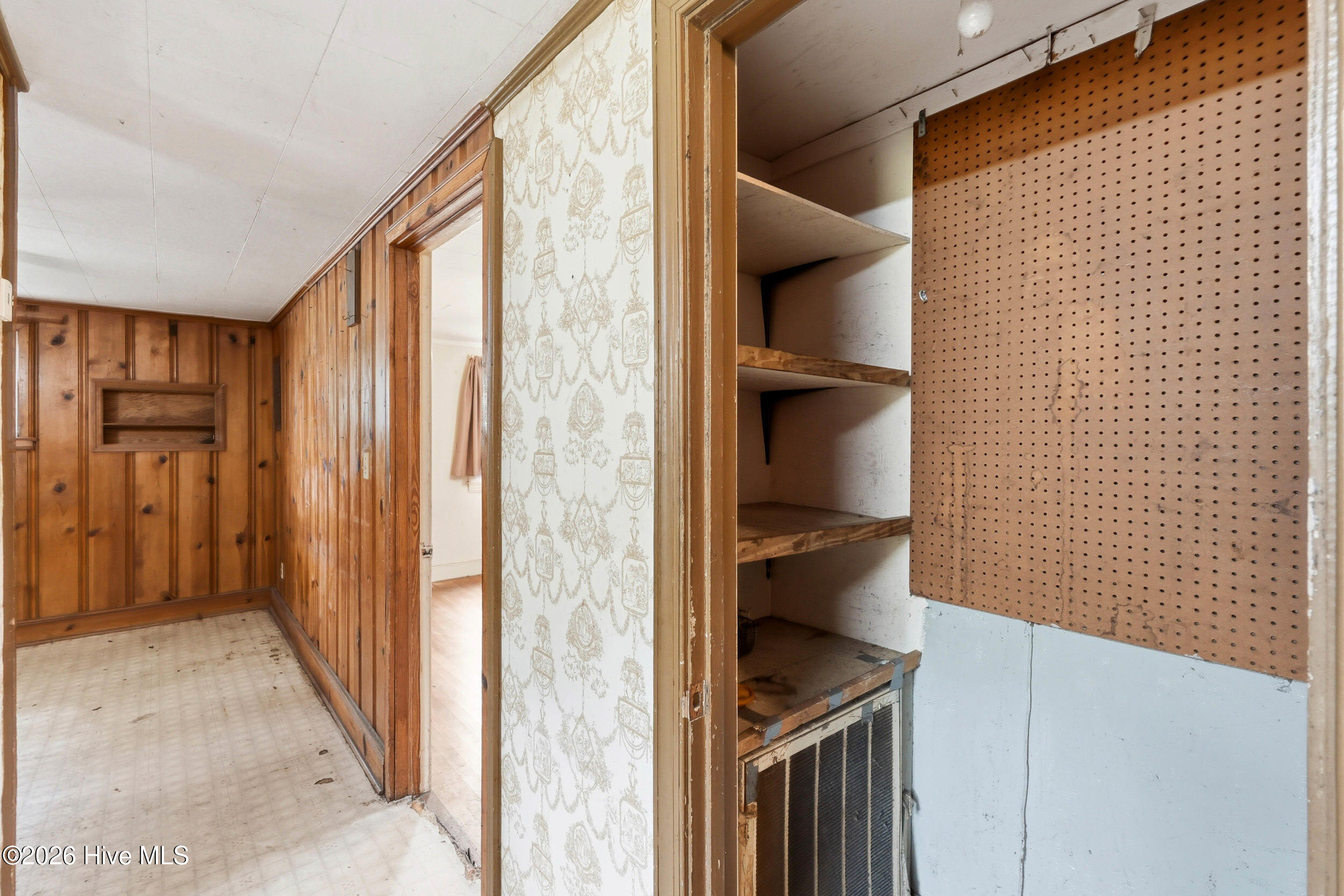 343 W Stevens Street, Wallace, NC 28466 – photo 13: 13_hallway