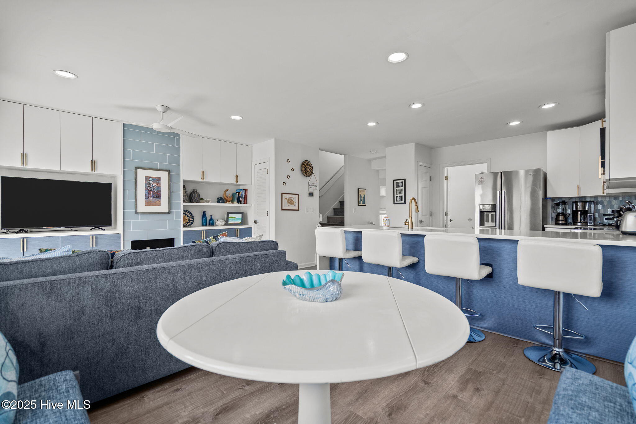 100531812 | Photo 13