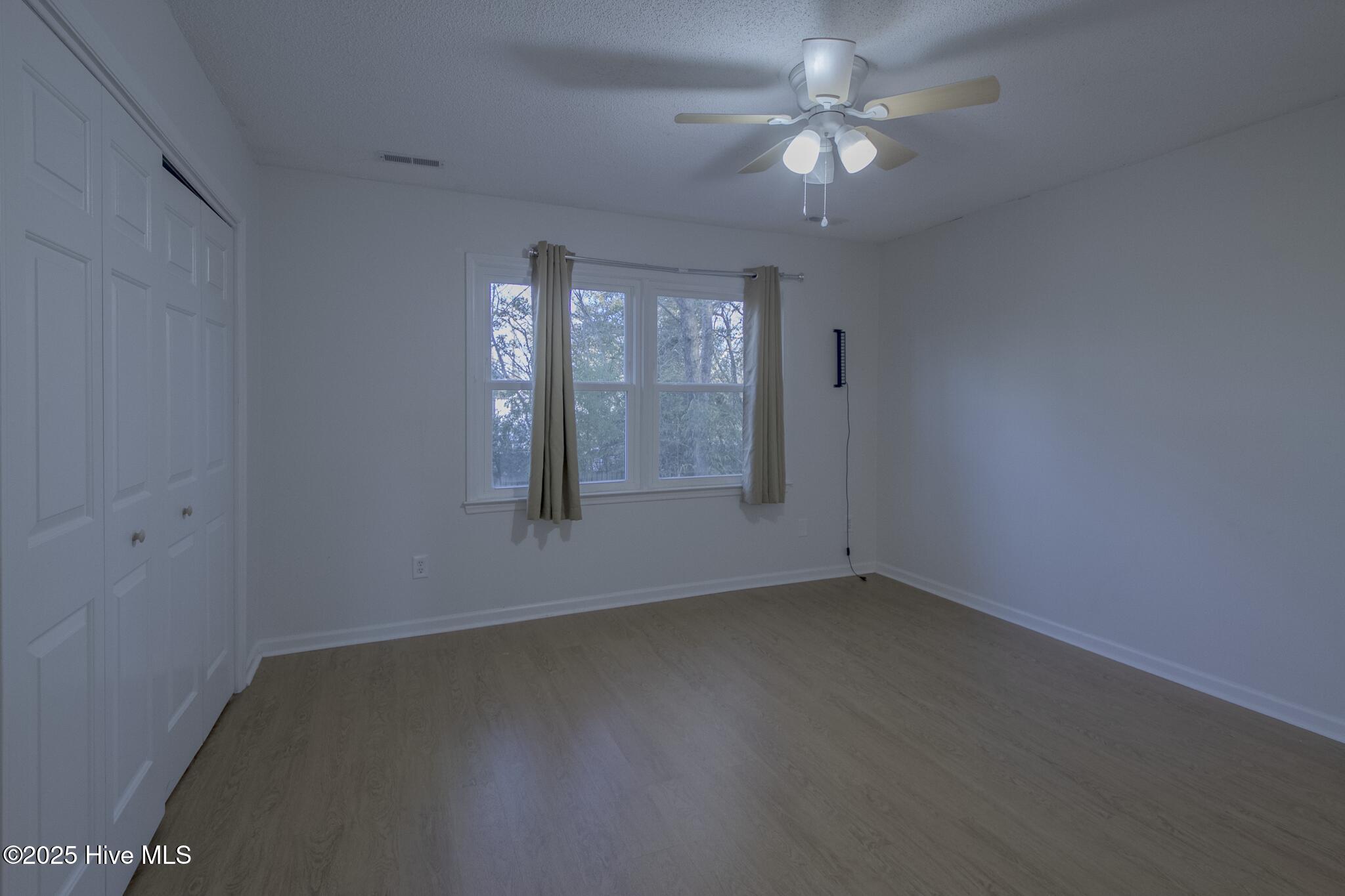 100545598 | Photo 14