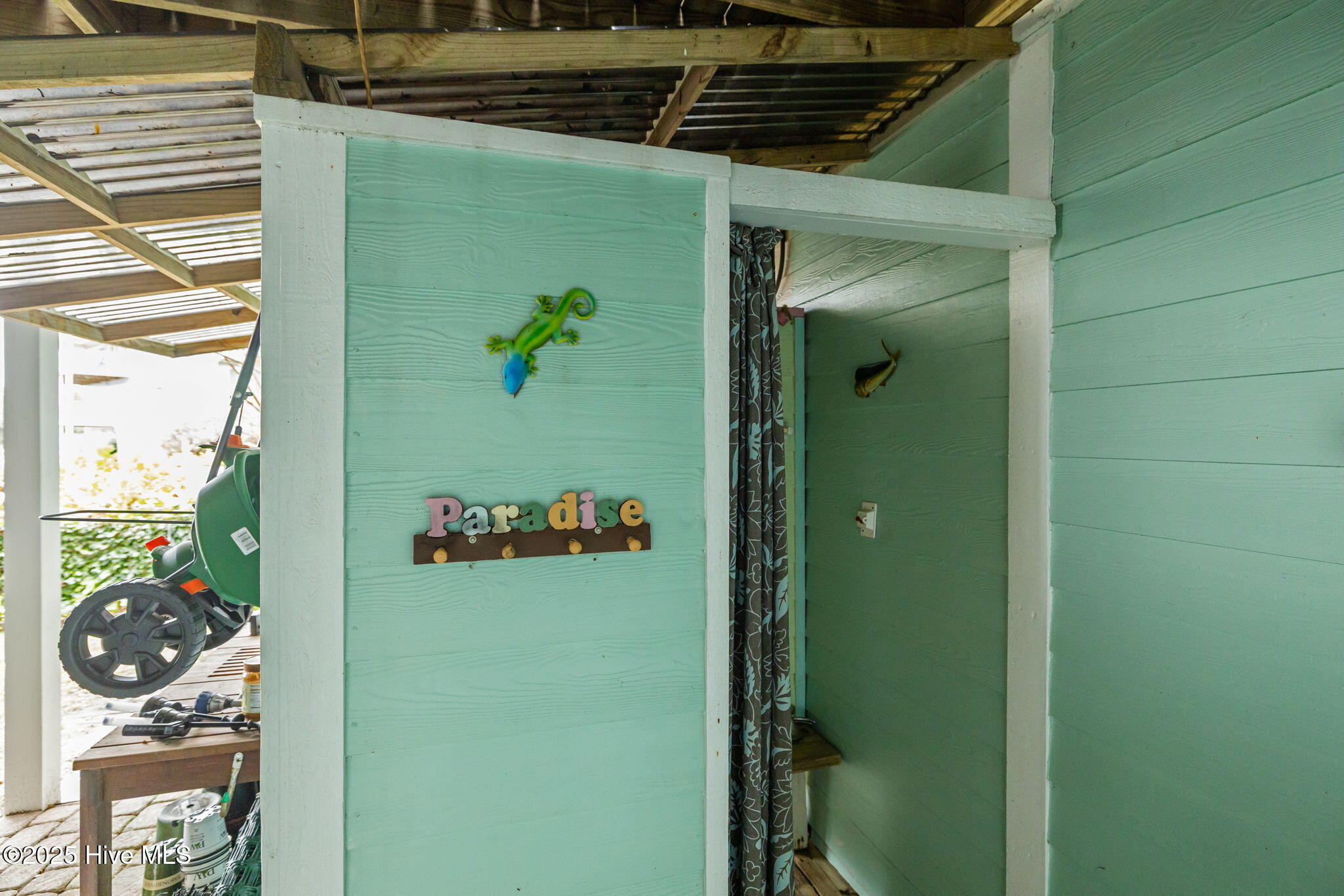 100558130 | Photo 48