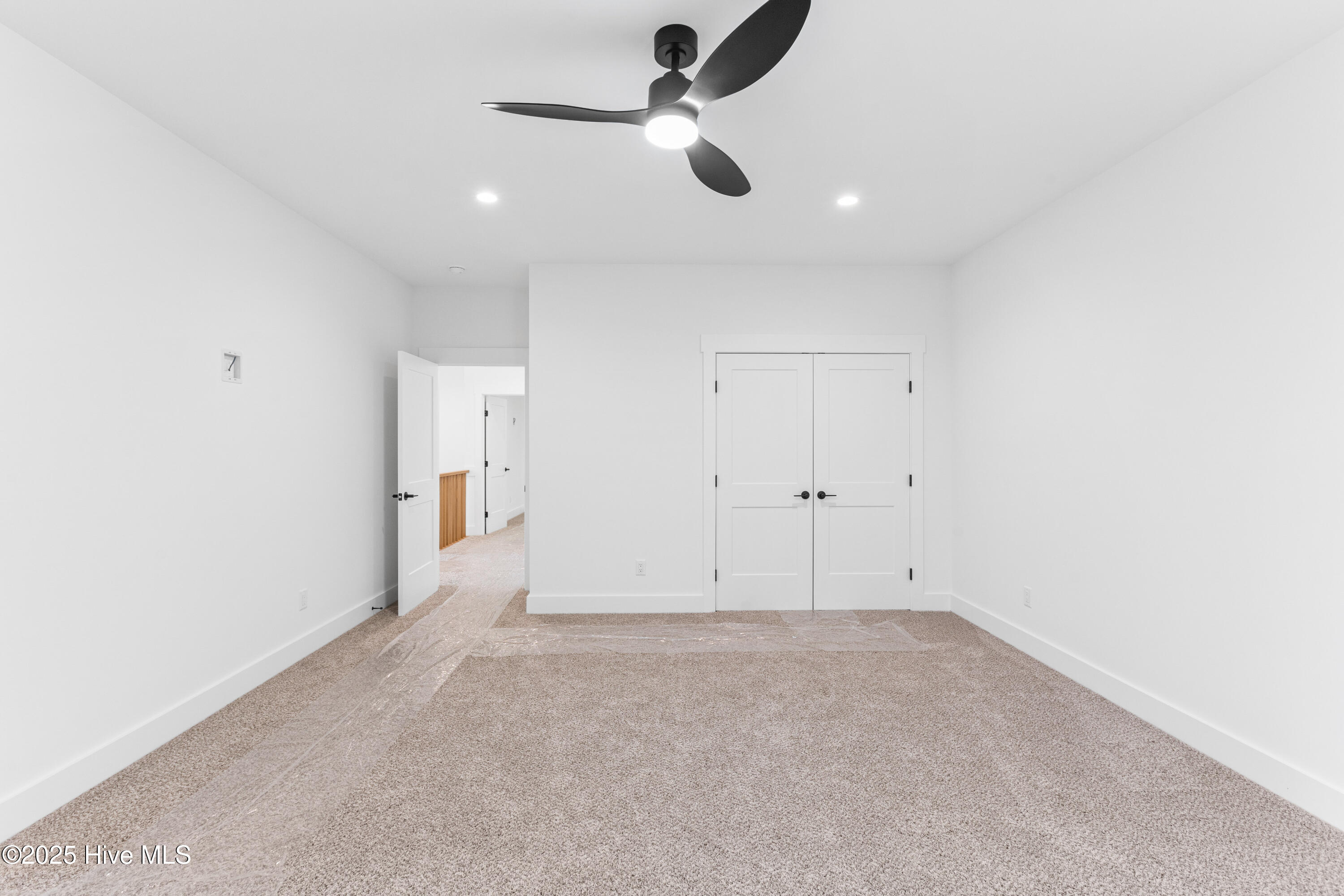 100535066 | Photo 30