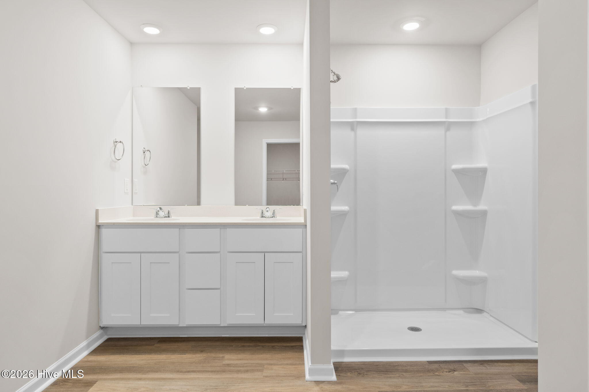 100519068 | Photo 27