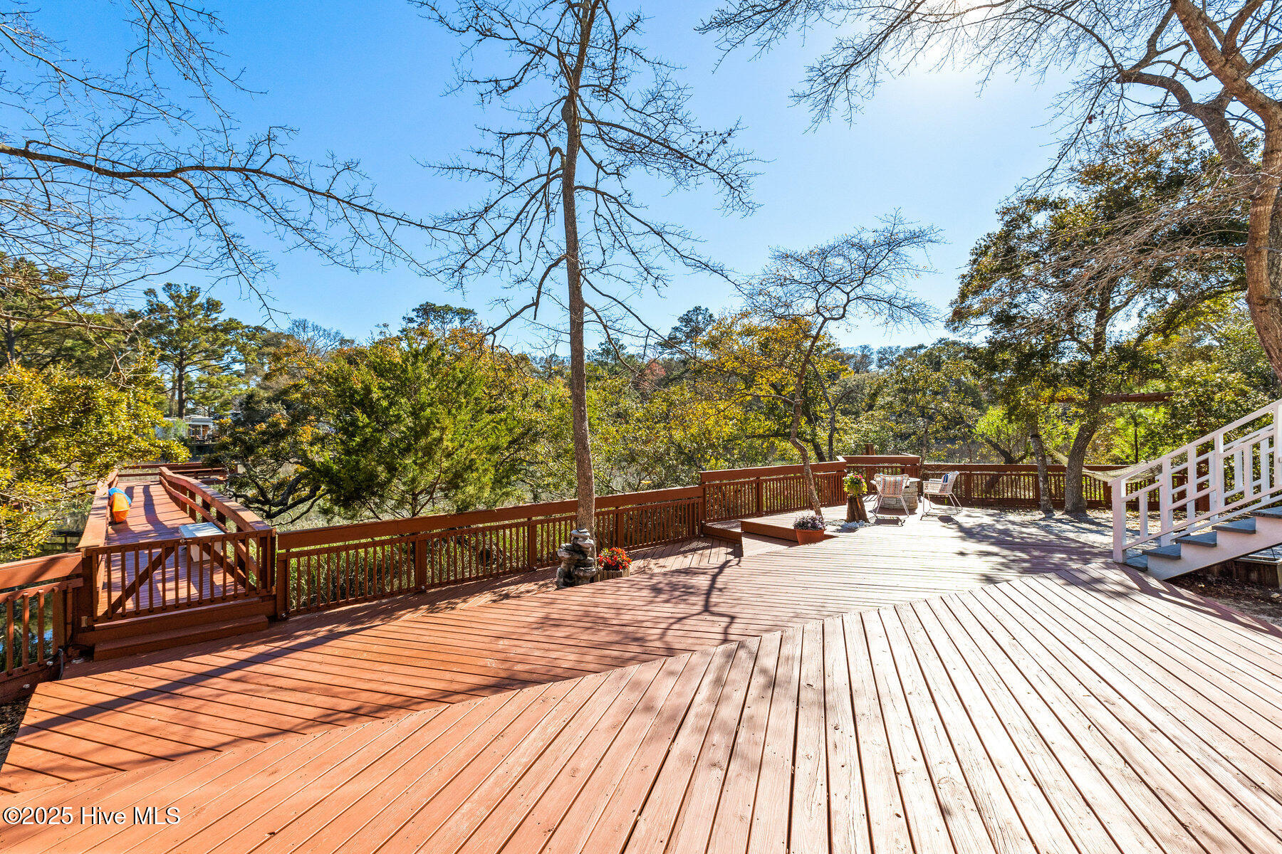 100497400 | Photo 36