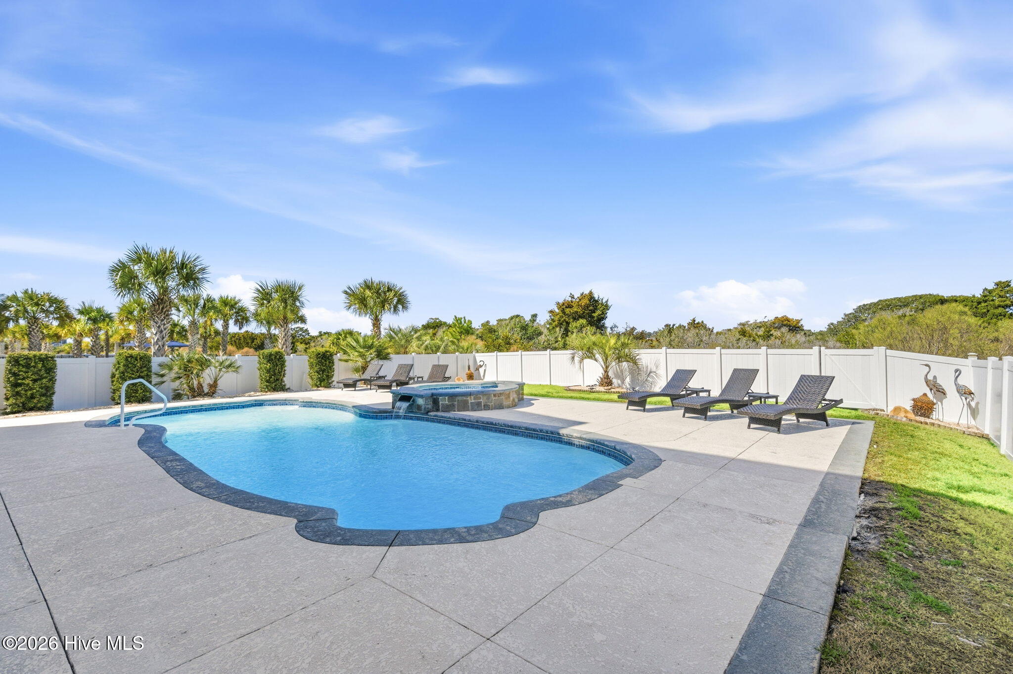 100557252 | Photo 69