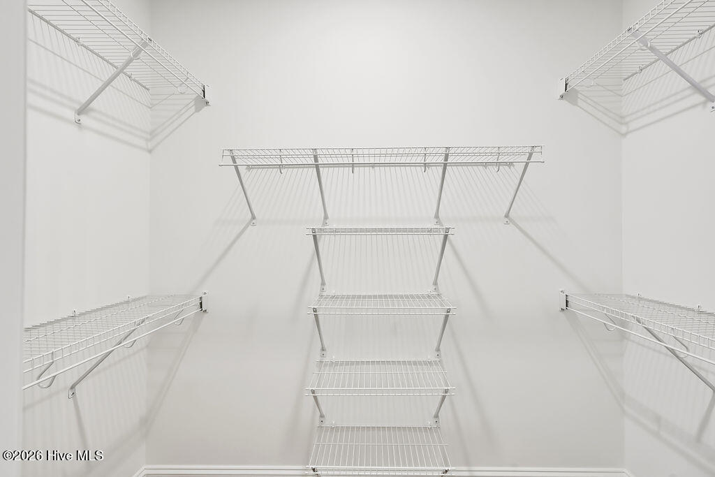 100550768 | Photo 45