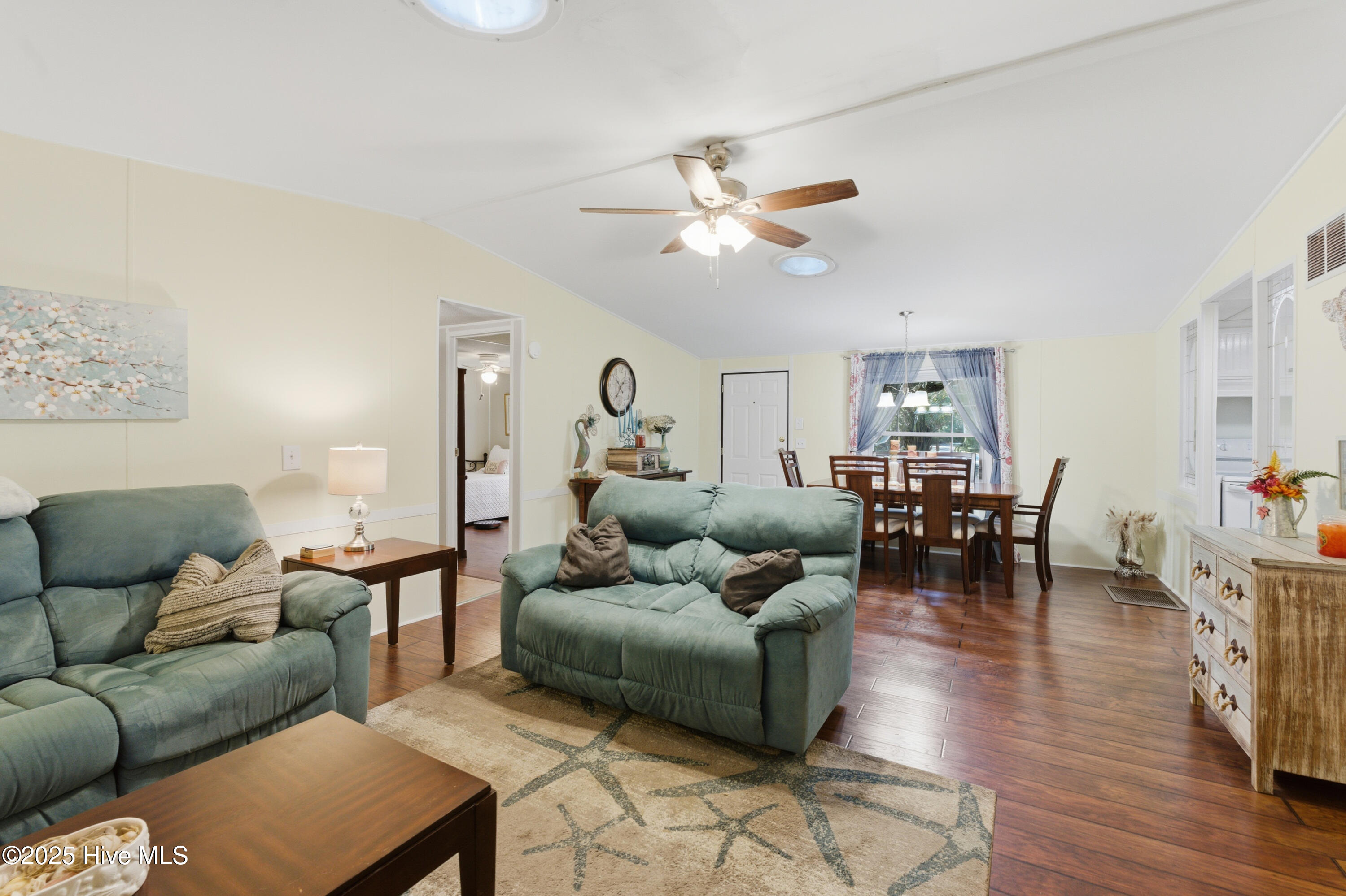 100538513 | Photo 12