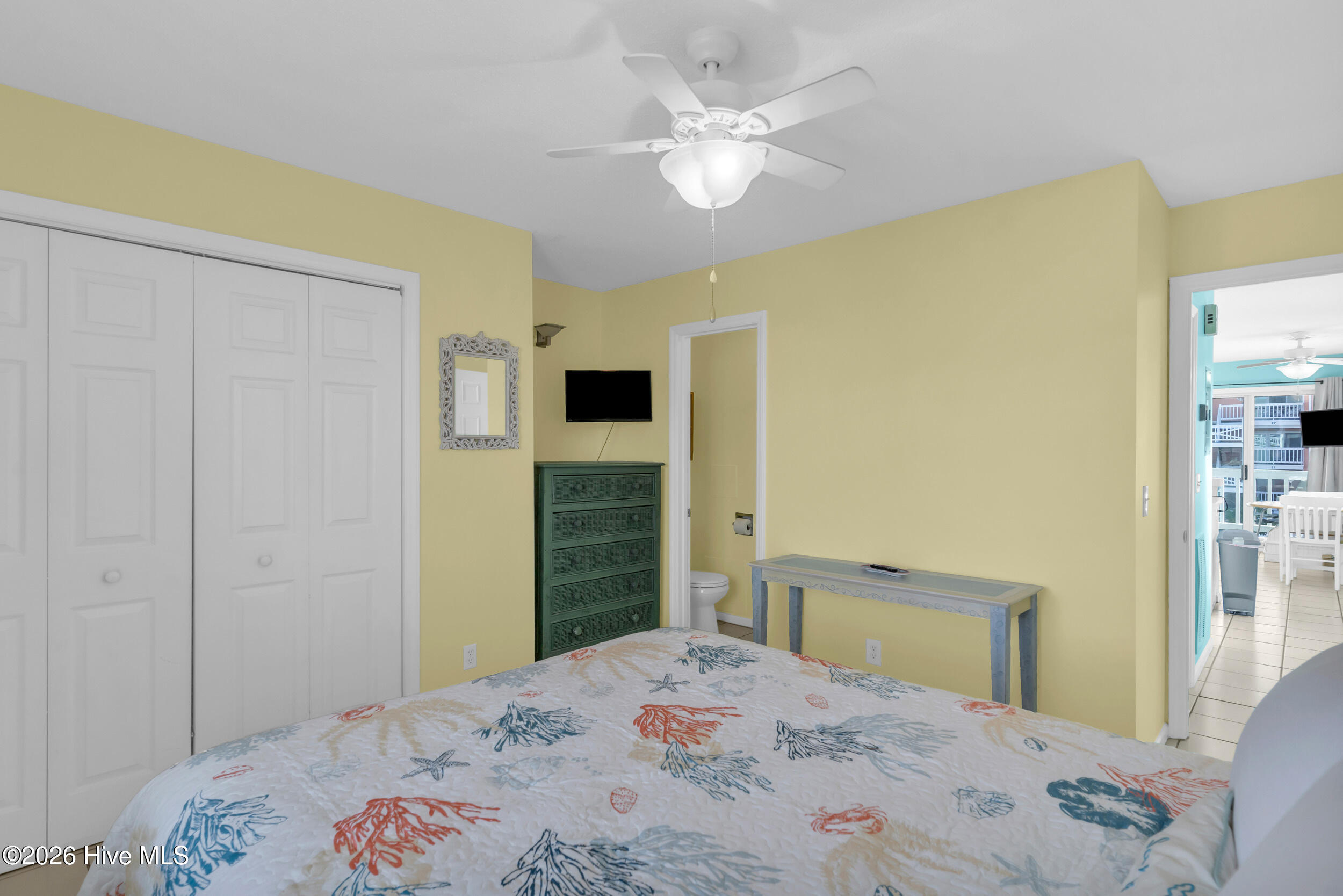 100550686 | Photo 18