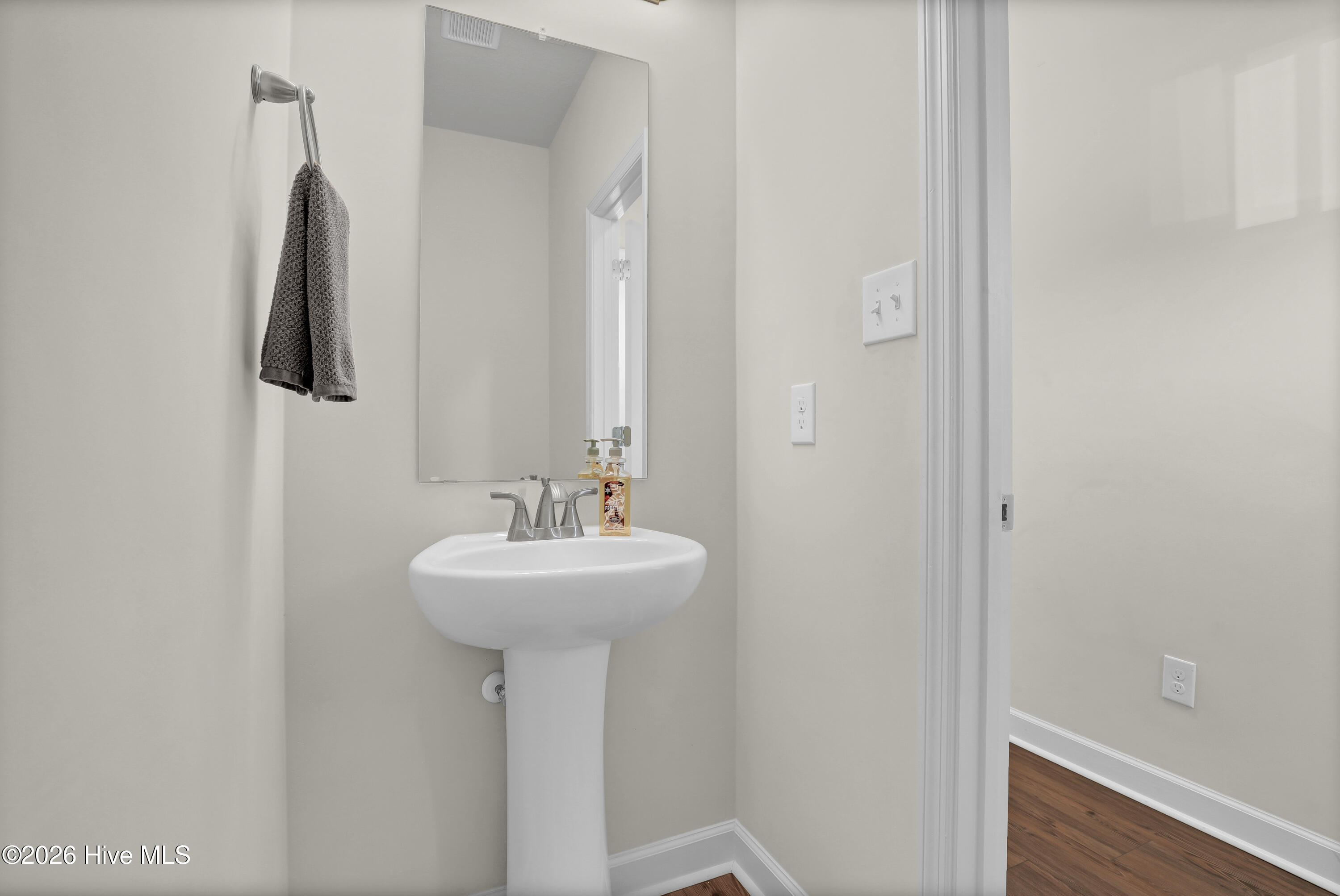 100555472 | Photo 13