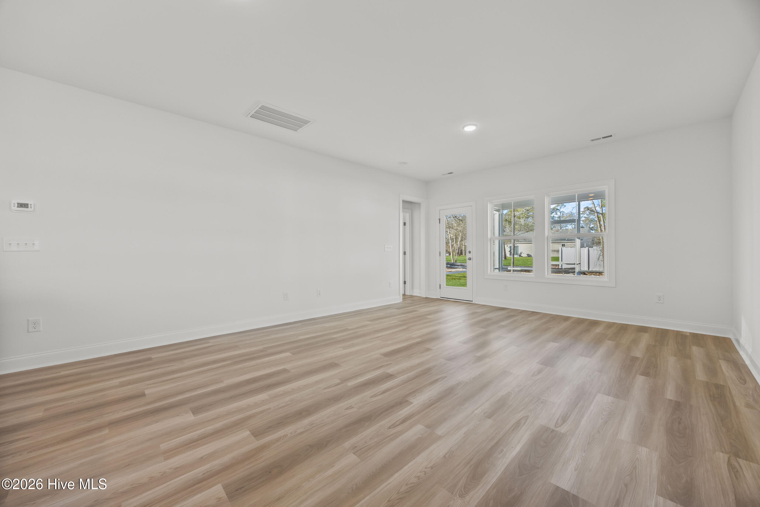 100559901 | Photo 12