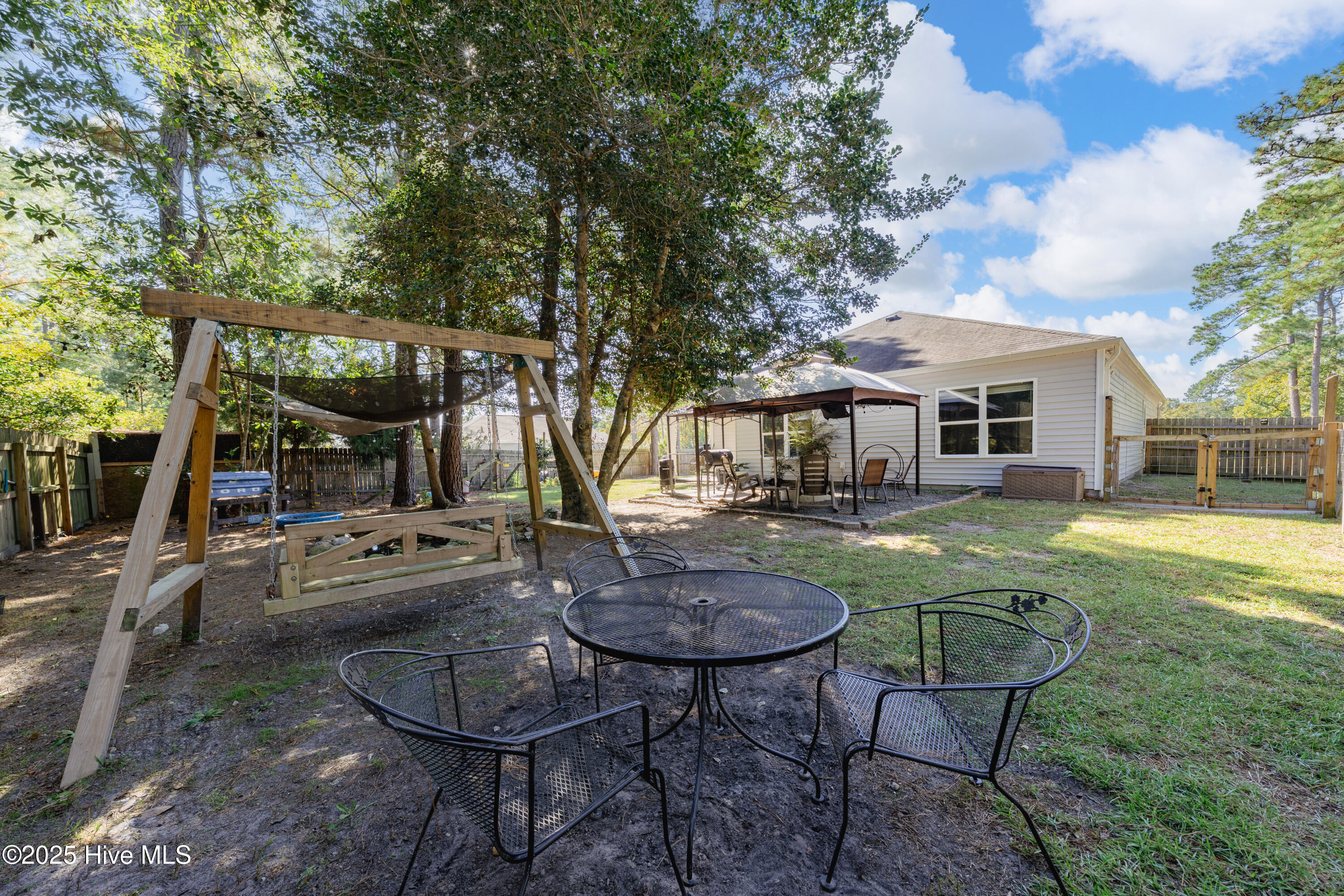 100538063 | Photo 58