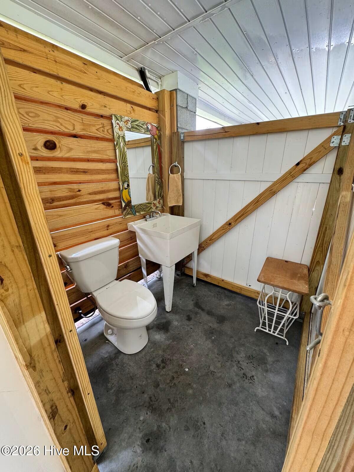 297 Snug Harbor Lane, Bath, NC, 27808