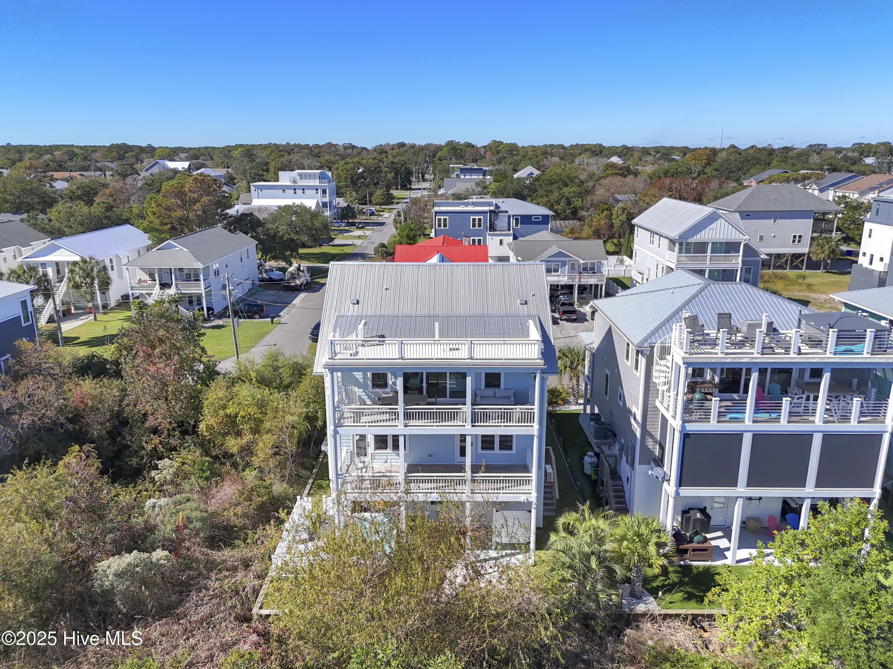 100540464 | Photo 77