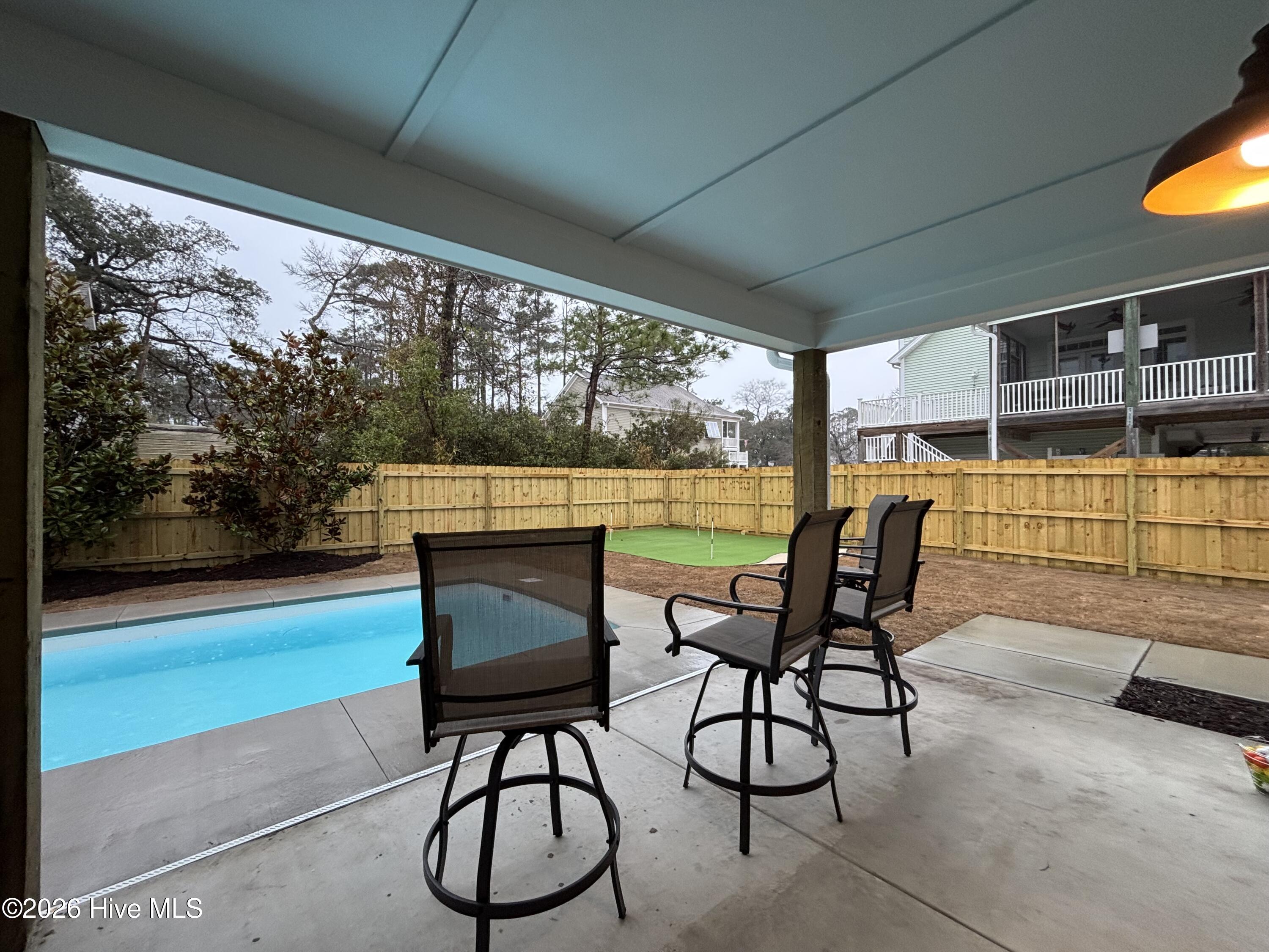 100516902 | Photo 124