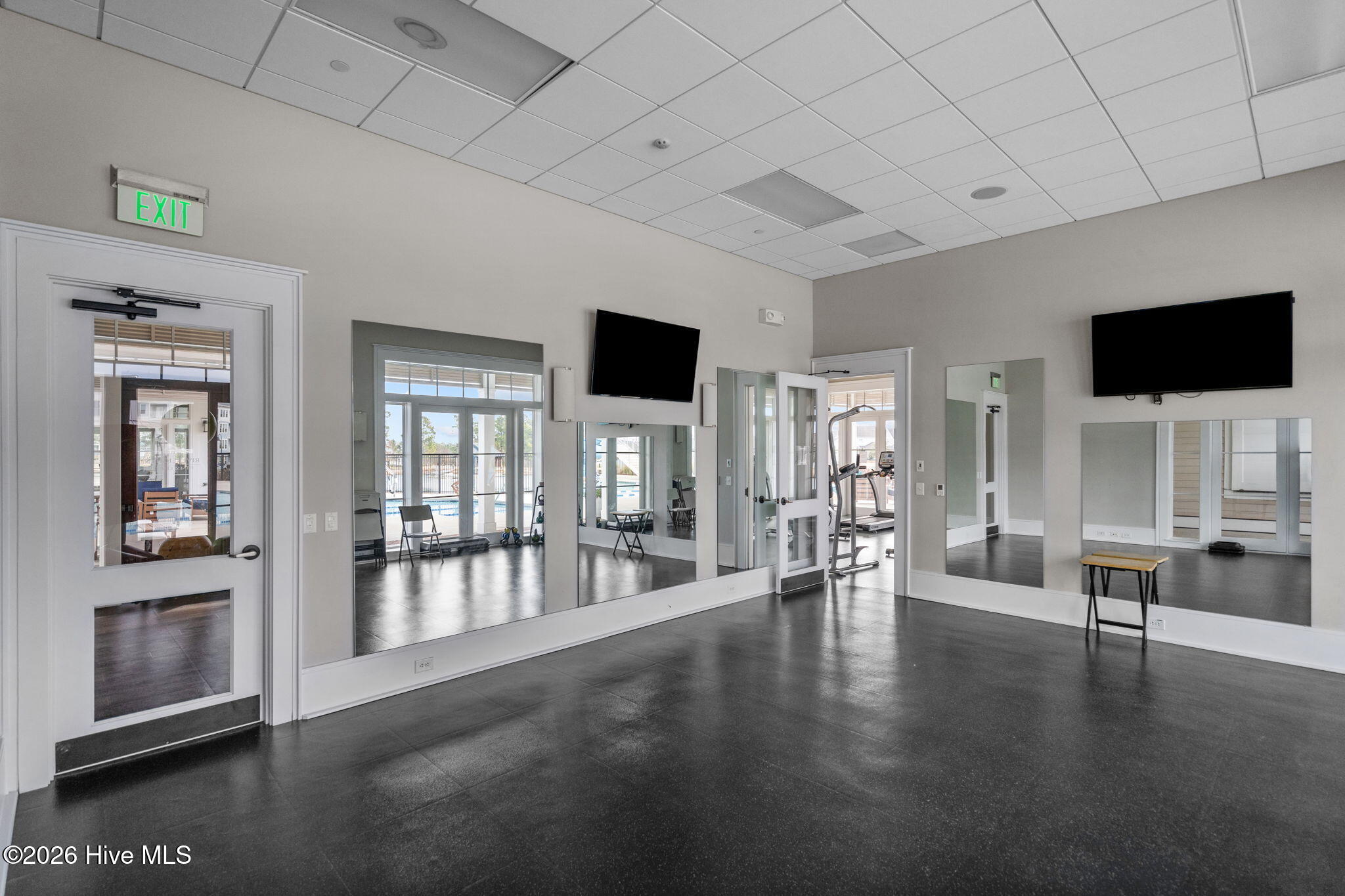 100558754 | Photo 36