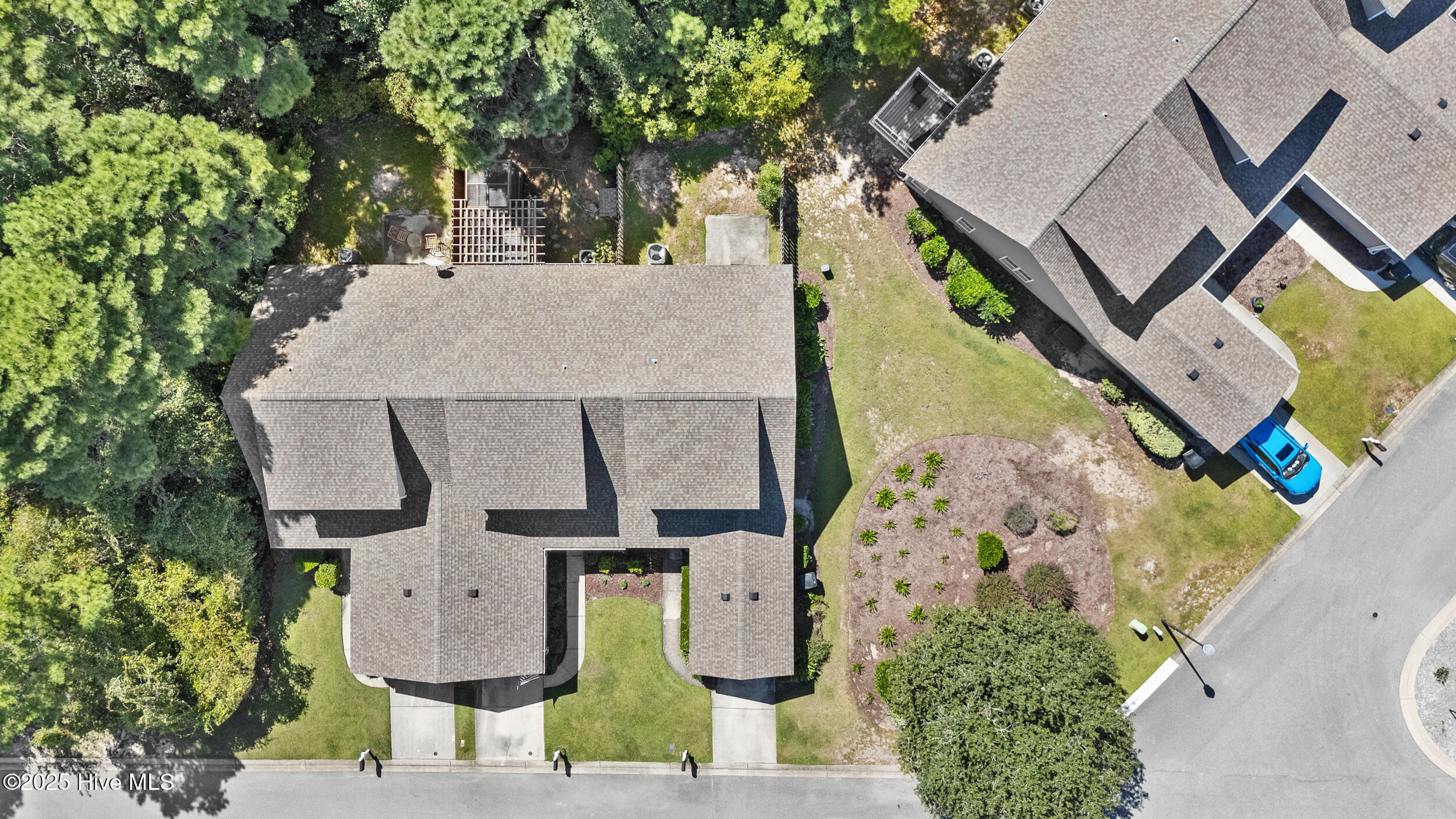 100532687 | Photo 35