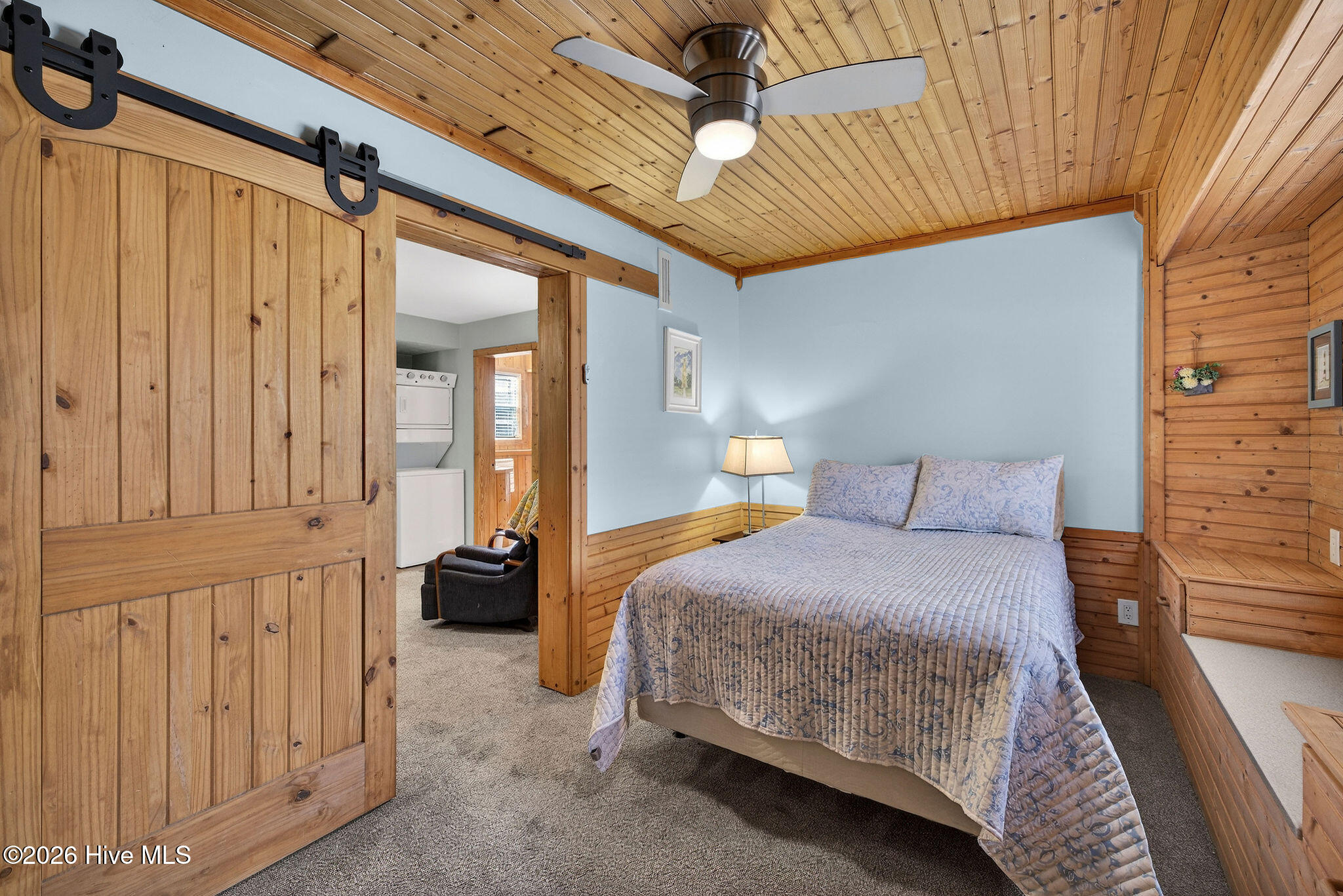 100542936 | Photo 87