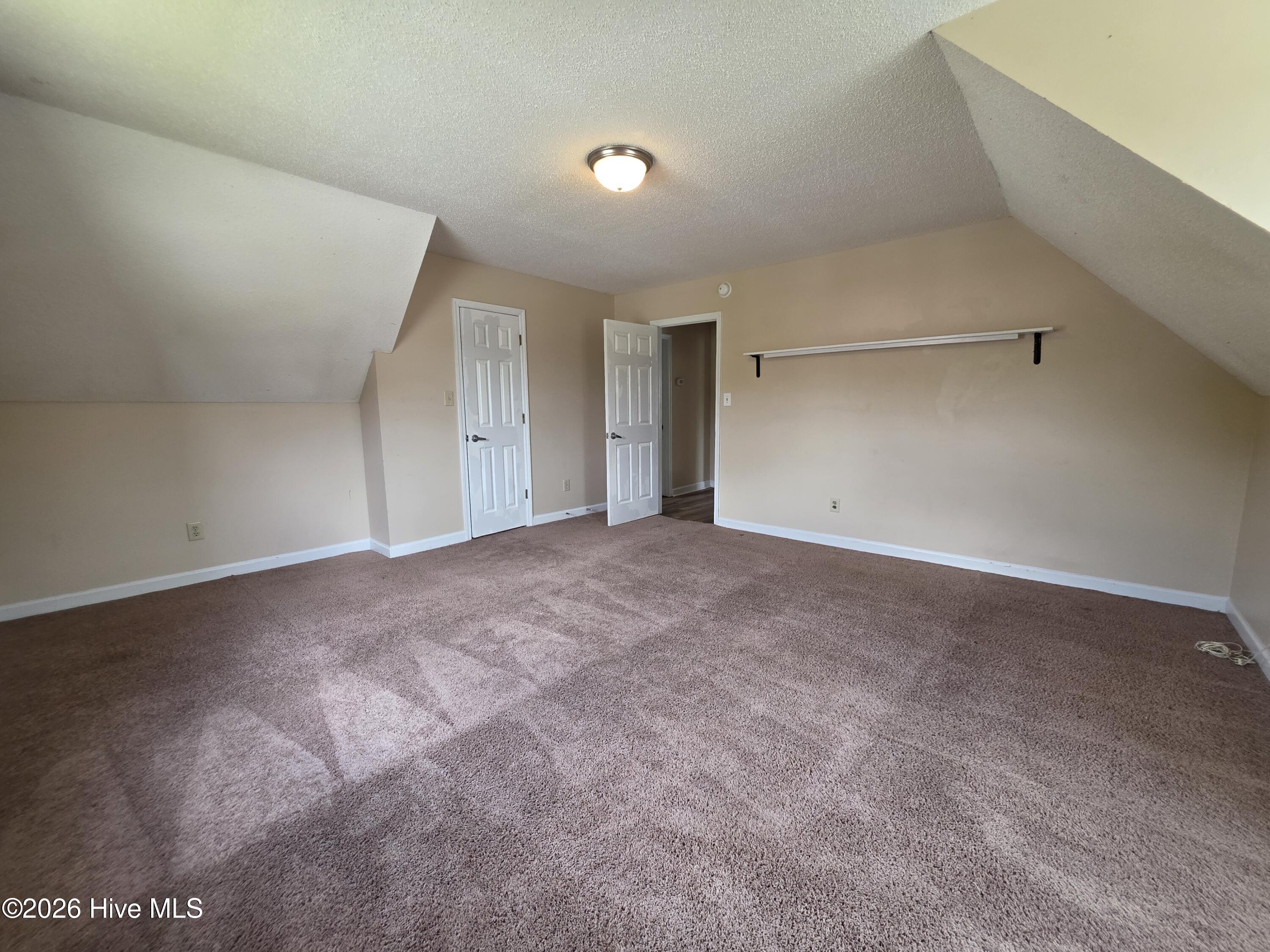 100570151 | Photo 16