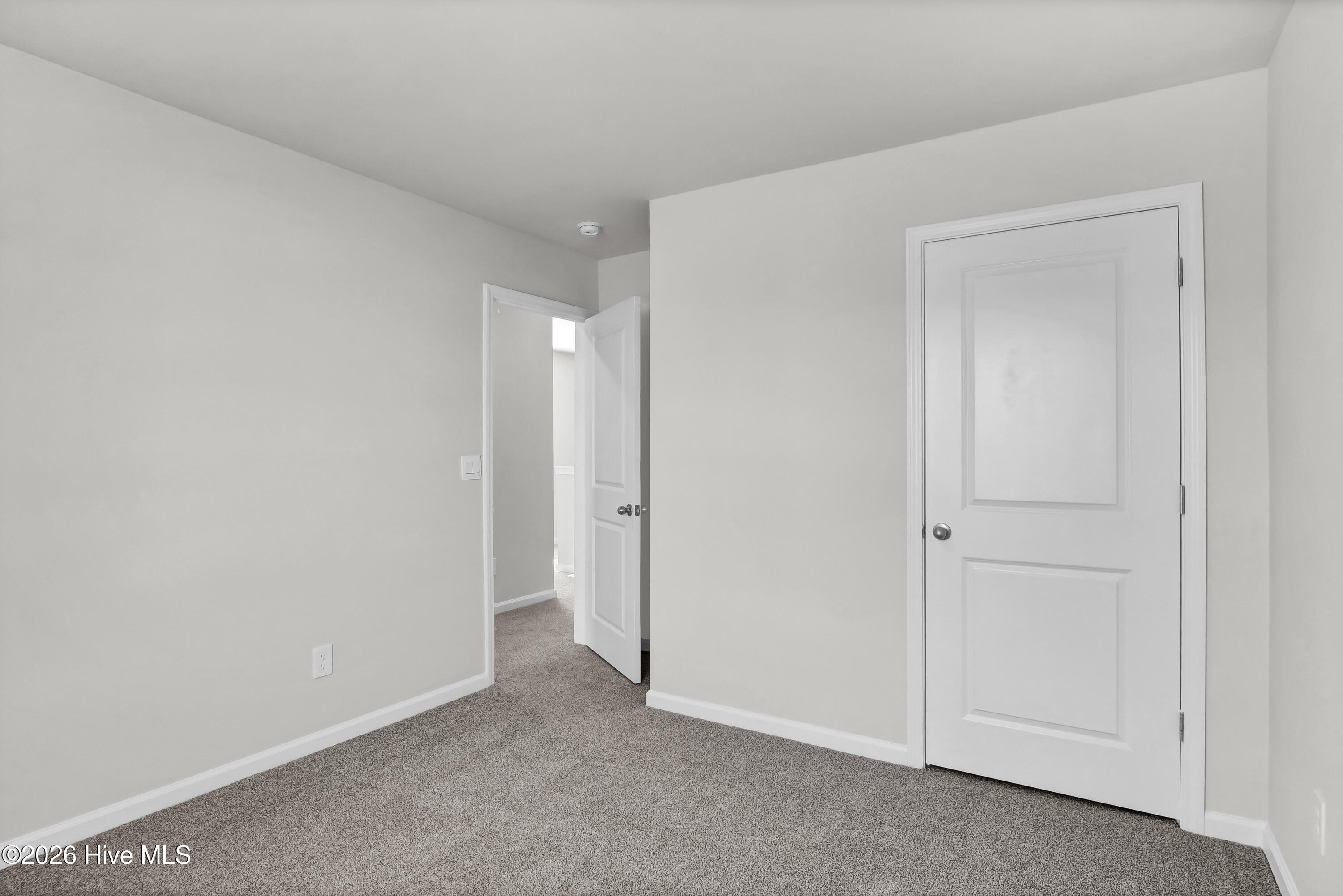 100569418 | Photo 28