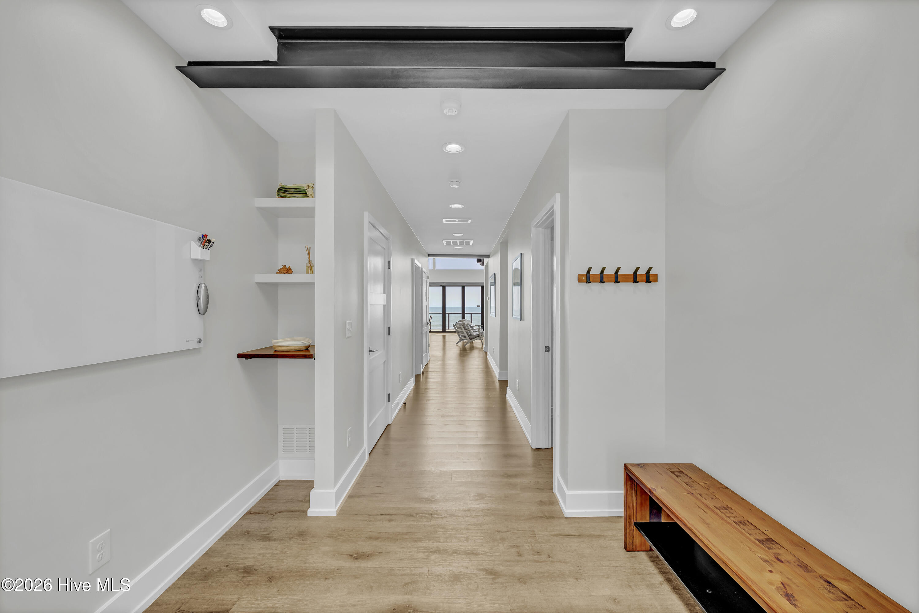 100565280 | Photo 38