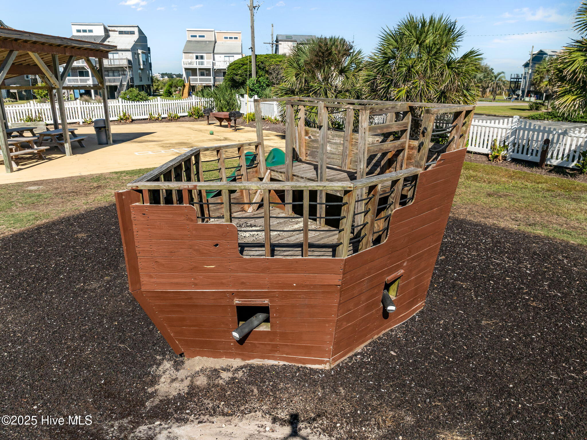 100537273 | Photo 45