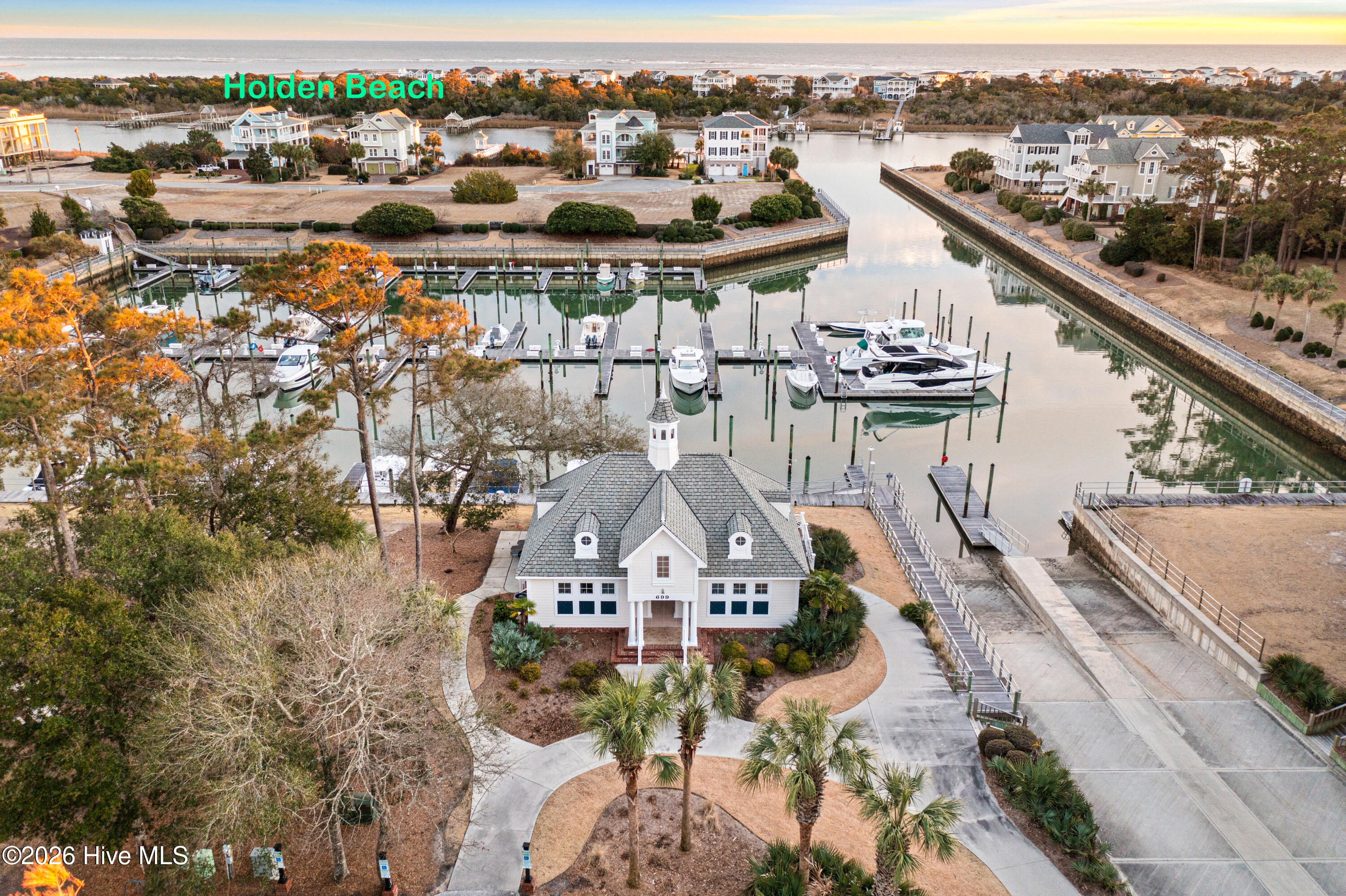 100560596 | Photo 66