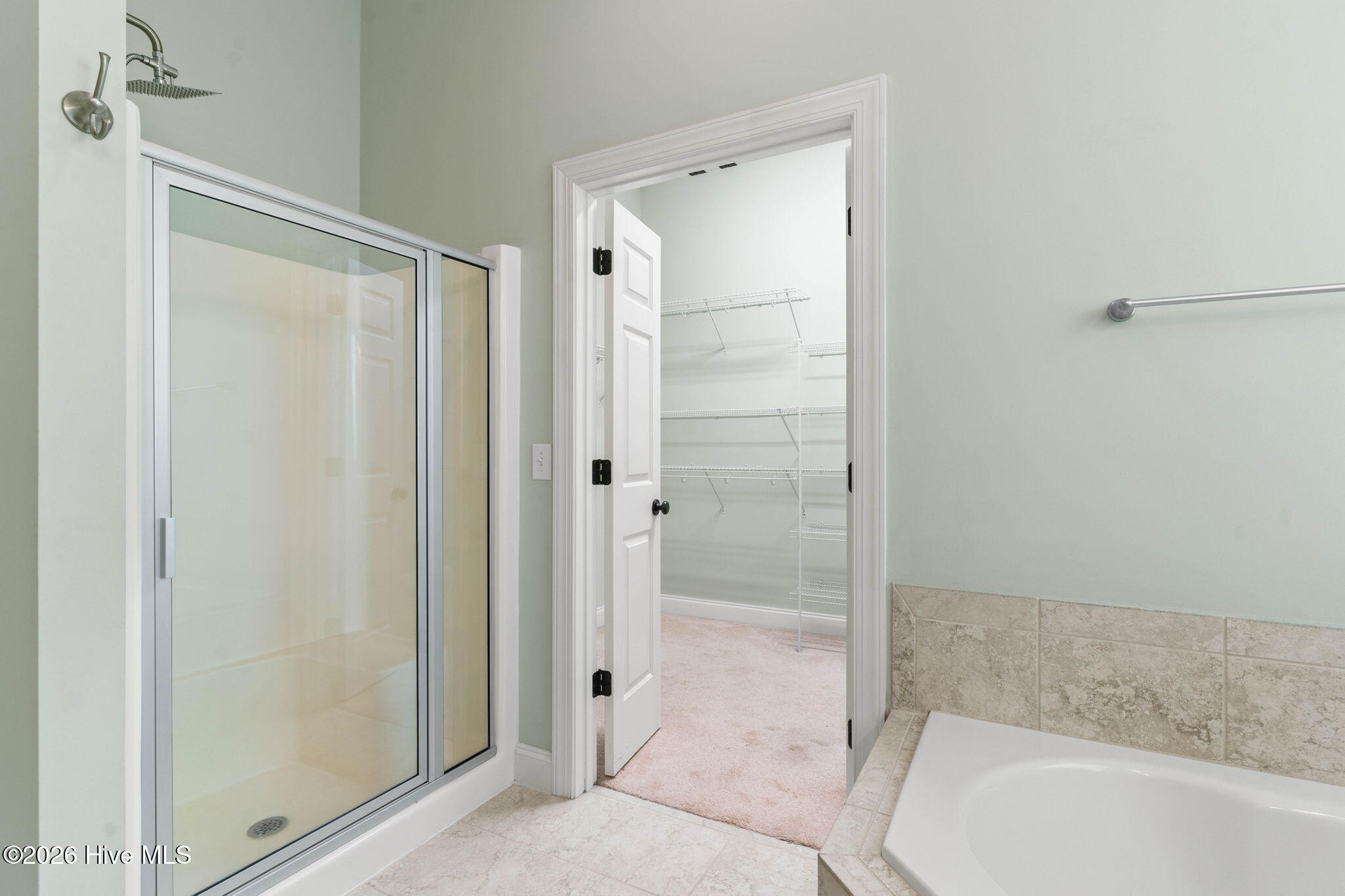 100568005 | Photo 24