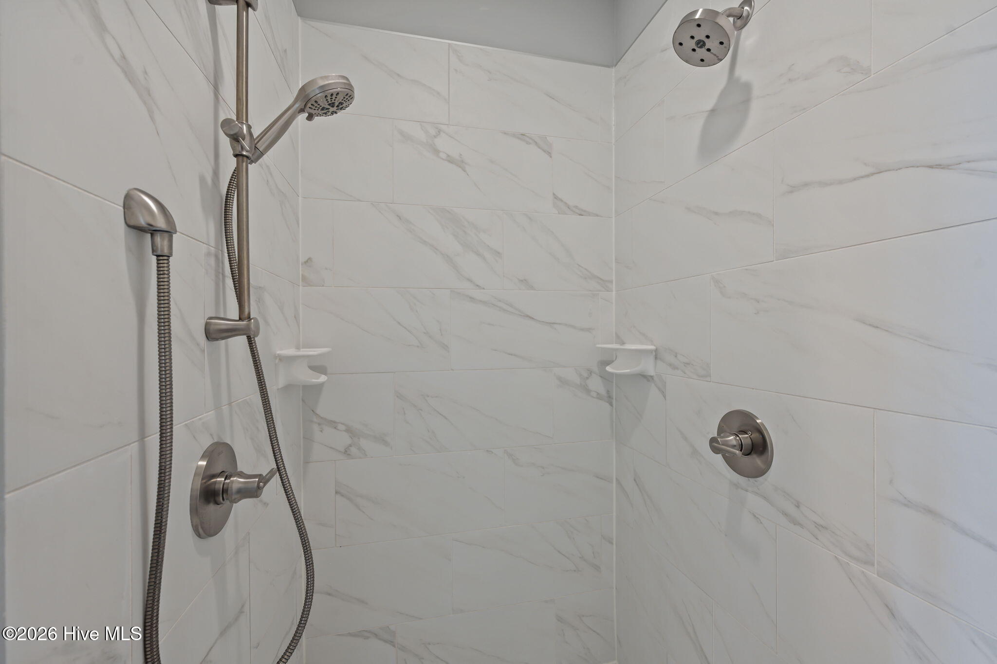 100567995 | Photo 39