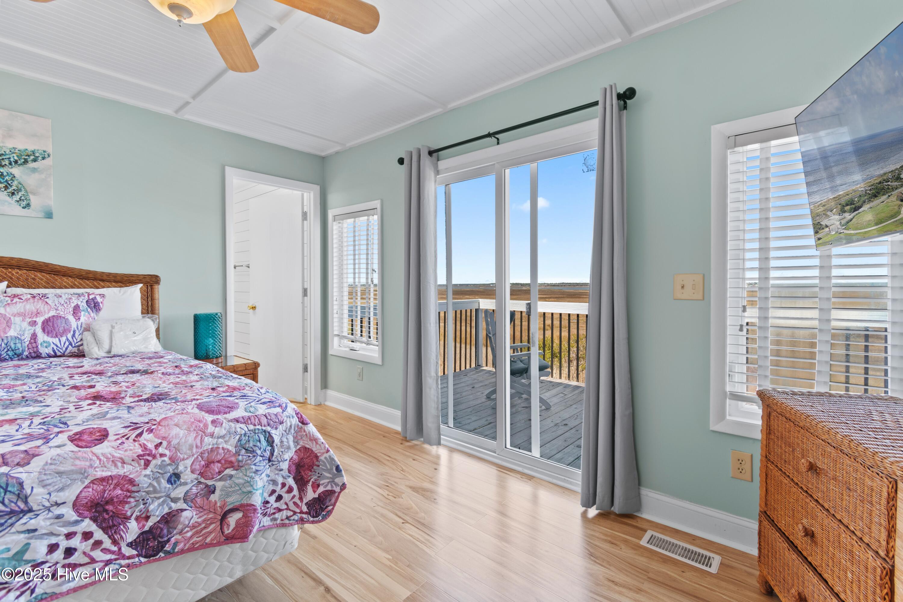 100494024 | Photo 49