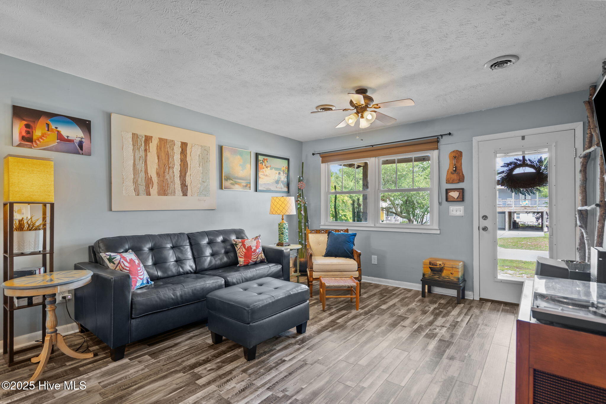 100522385 | Photo 12