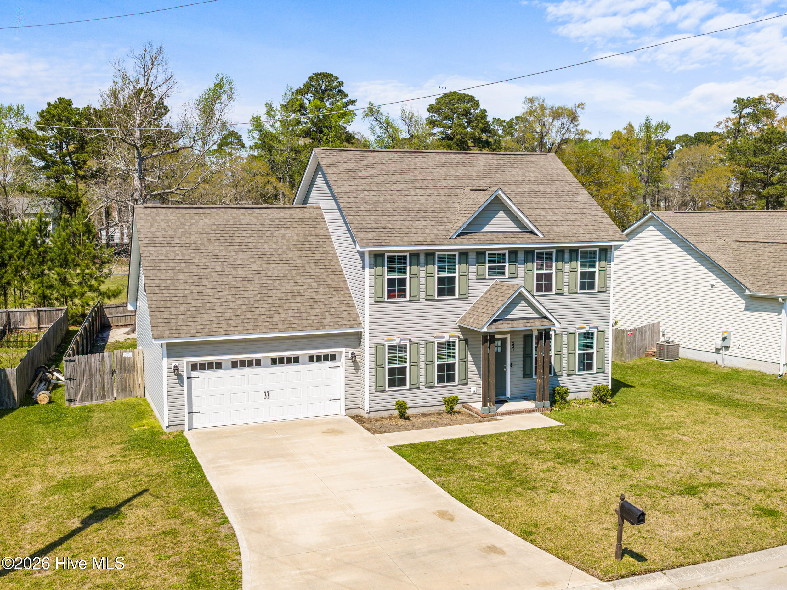 100565211 | Photo 55