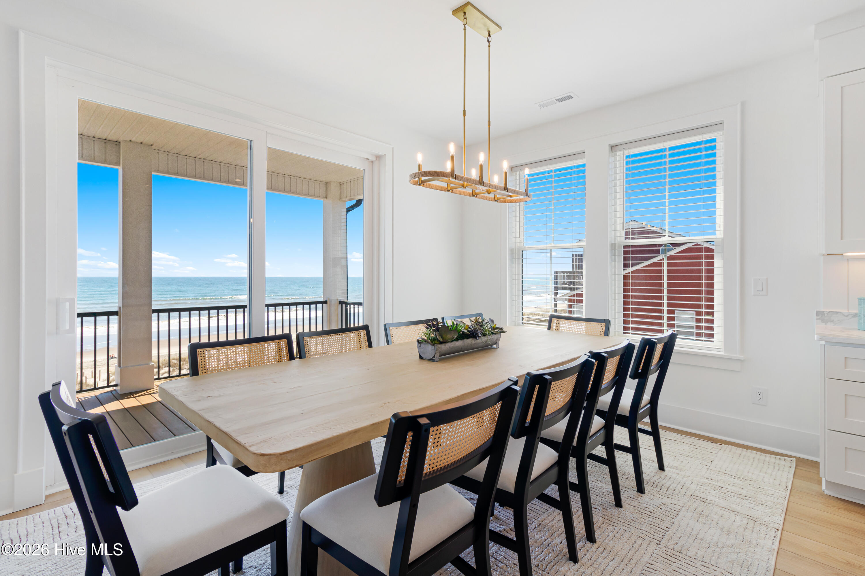 100567195 | Photo 10