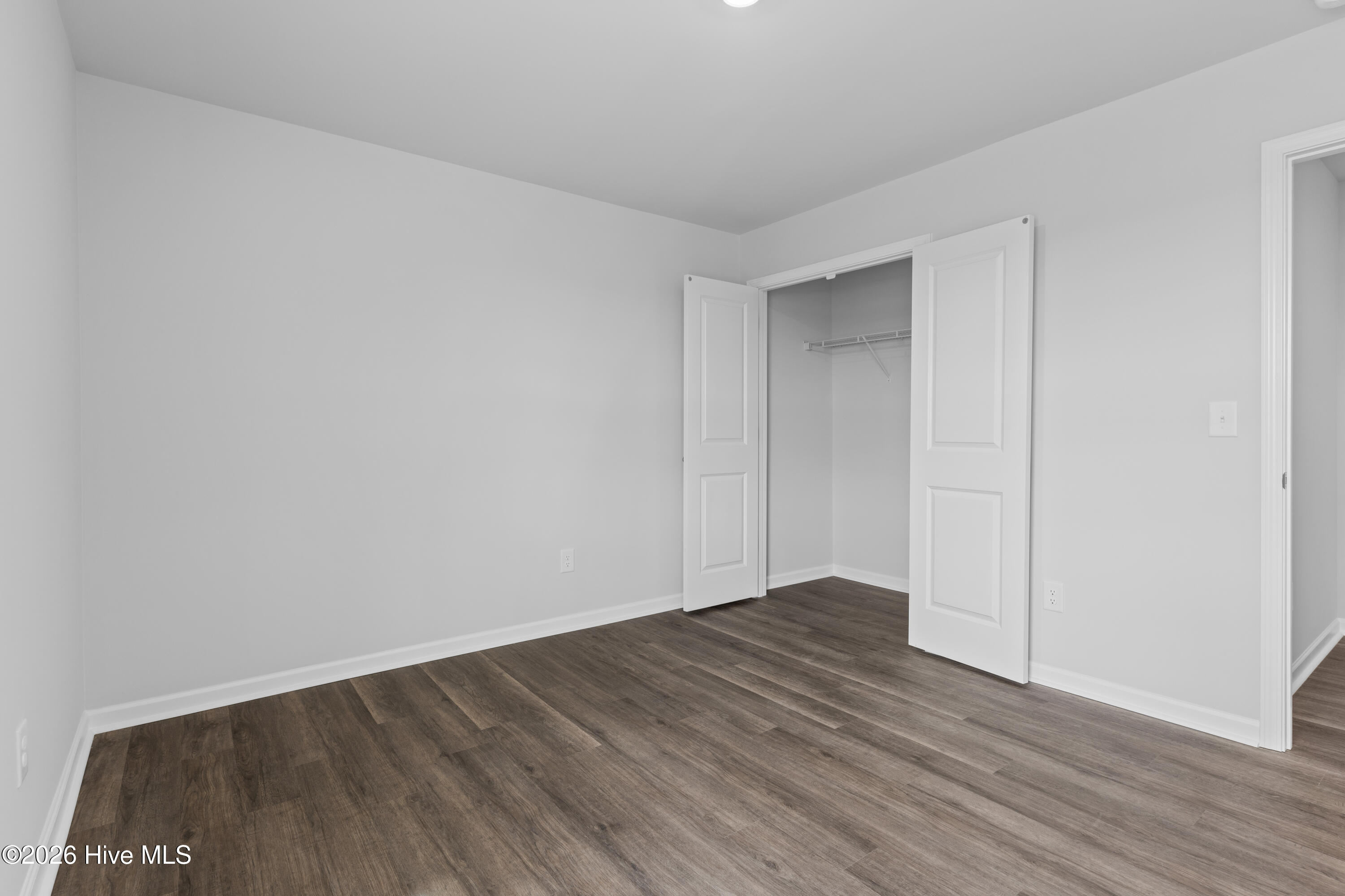 100538143 | Photo 28