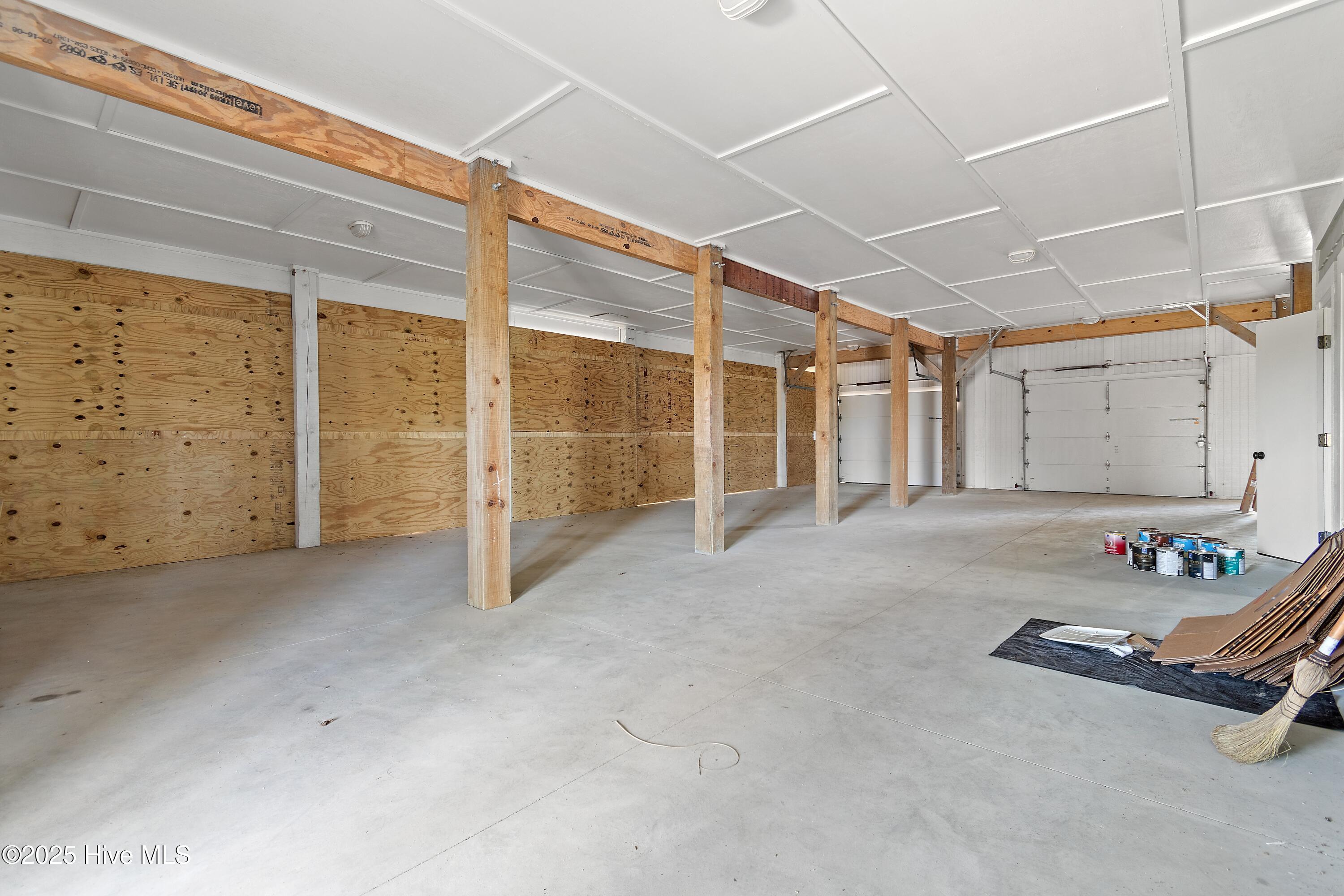 100519693 | Photo 50