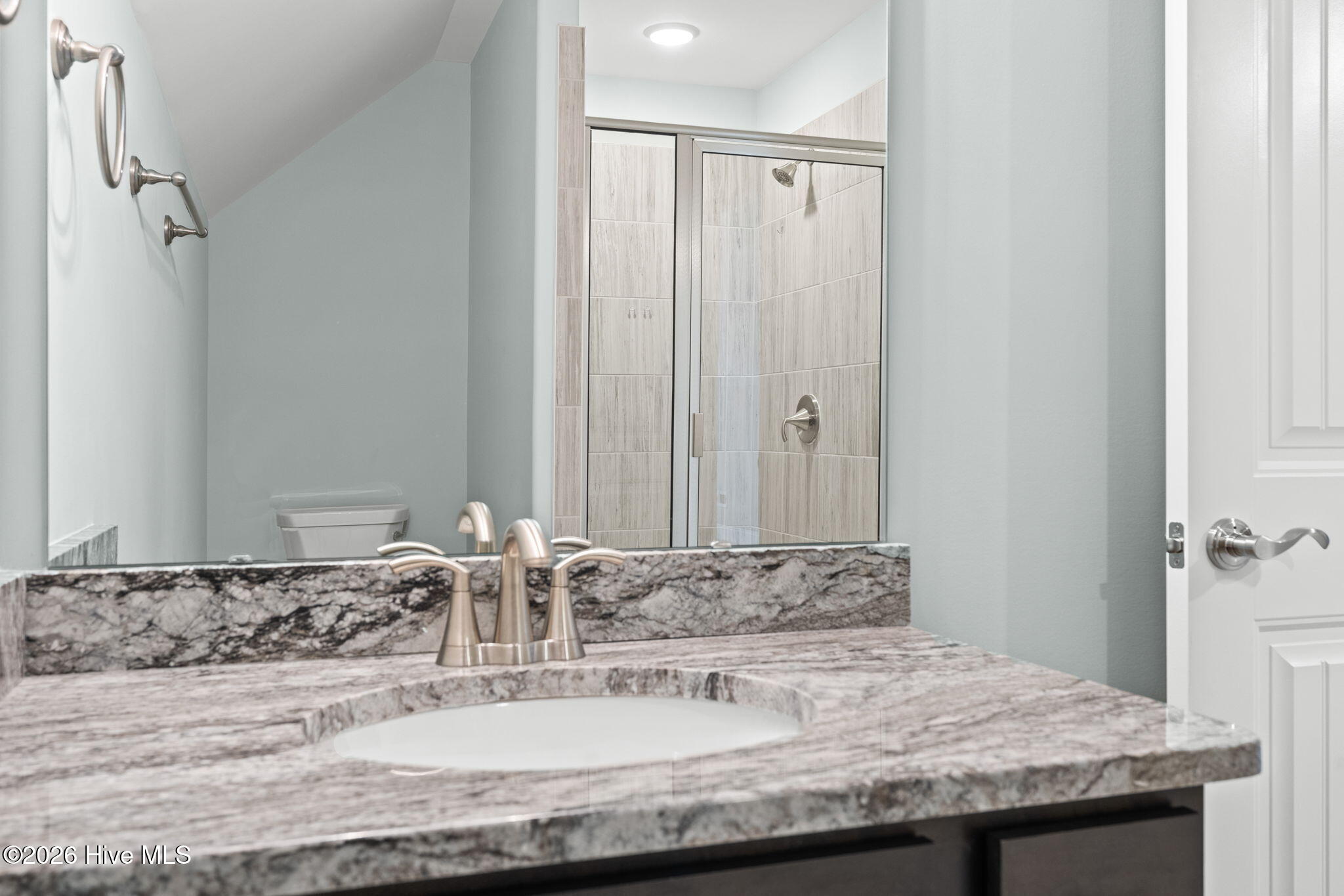 100563423 | Photo 40