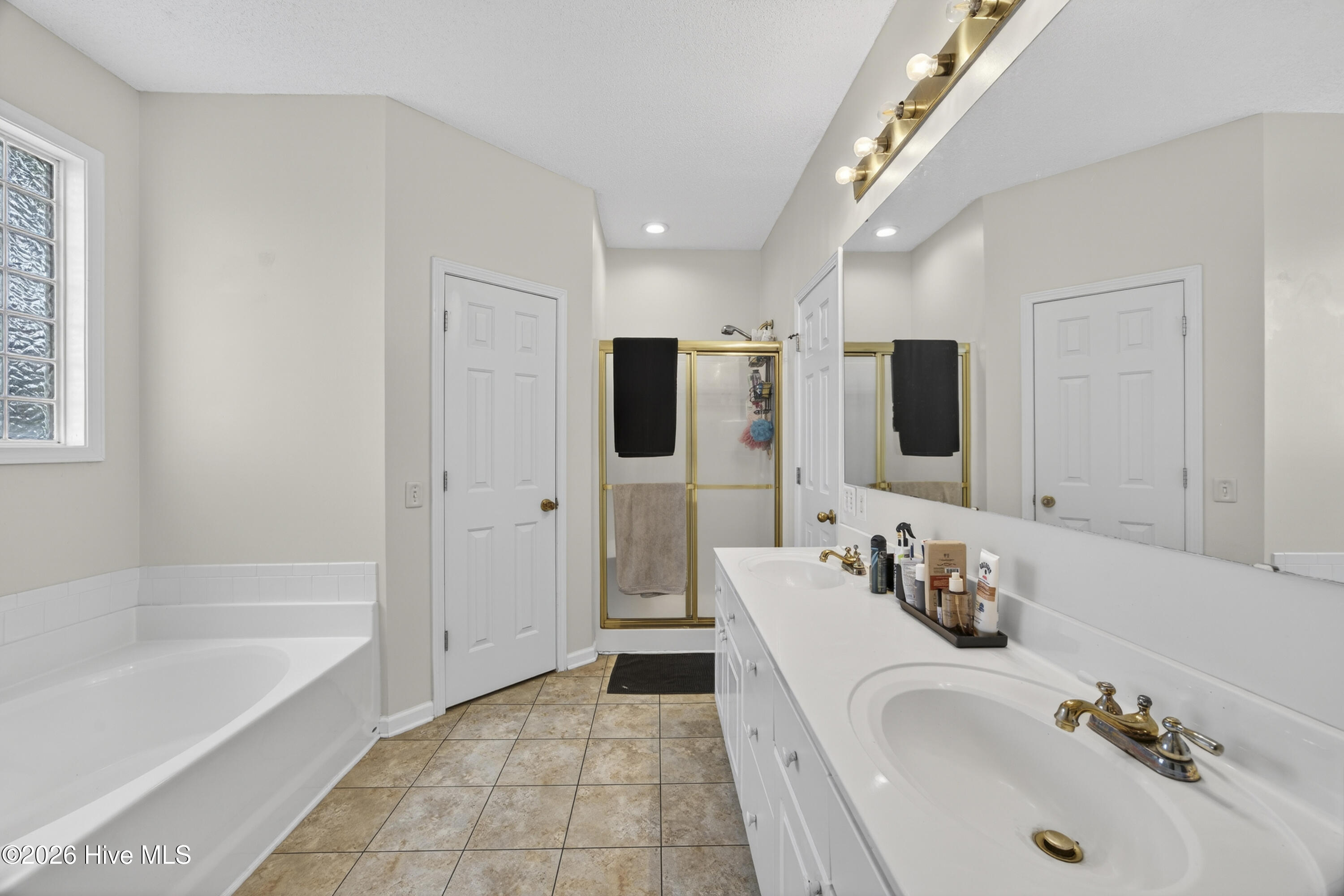 100565929 | Photo 35