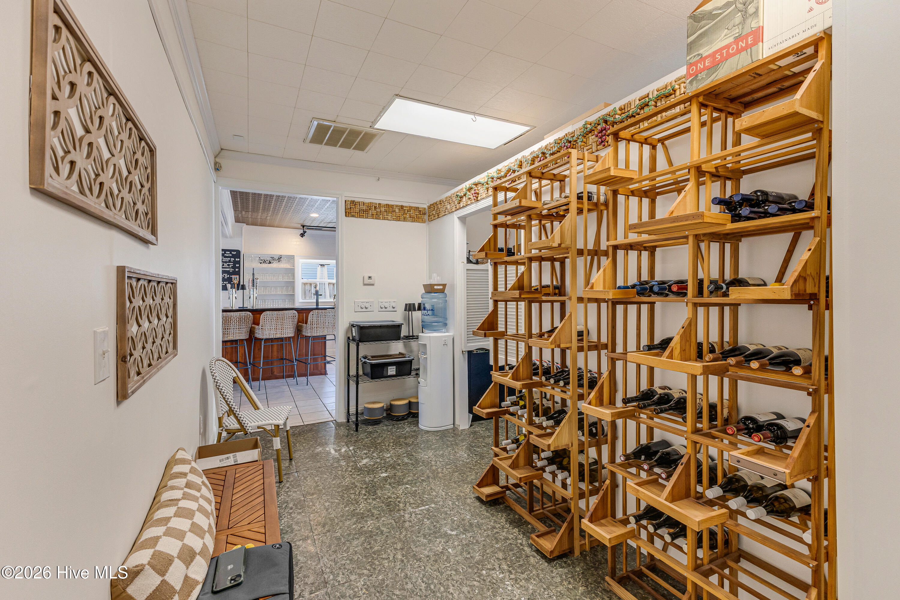 100517348 | Photo 38