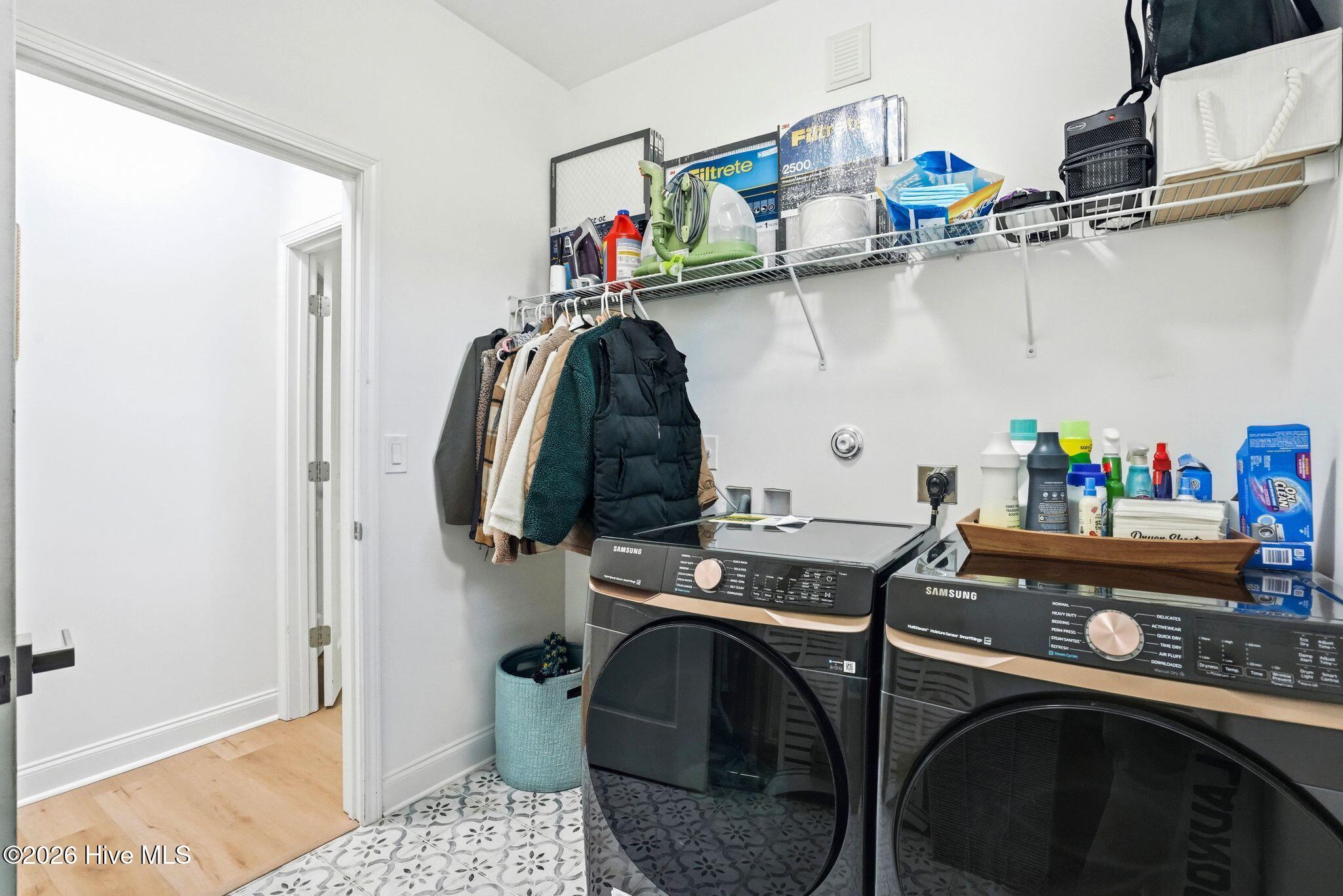 100566461 | Photo 45