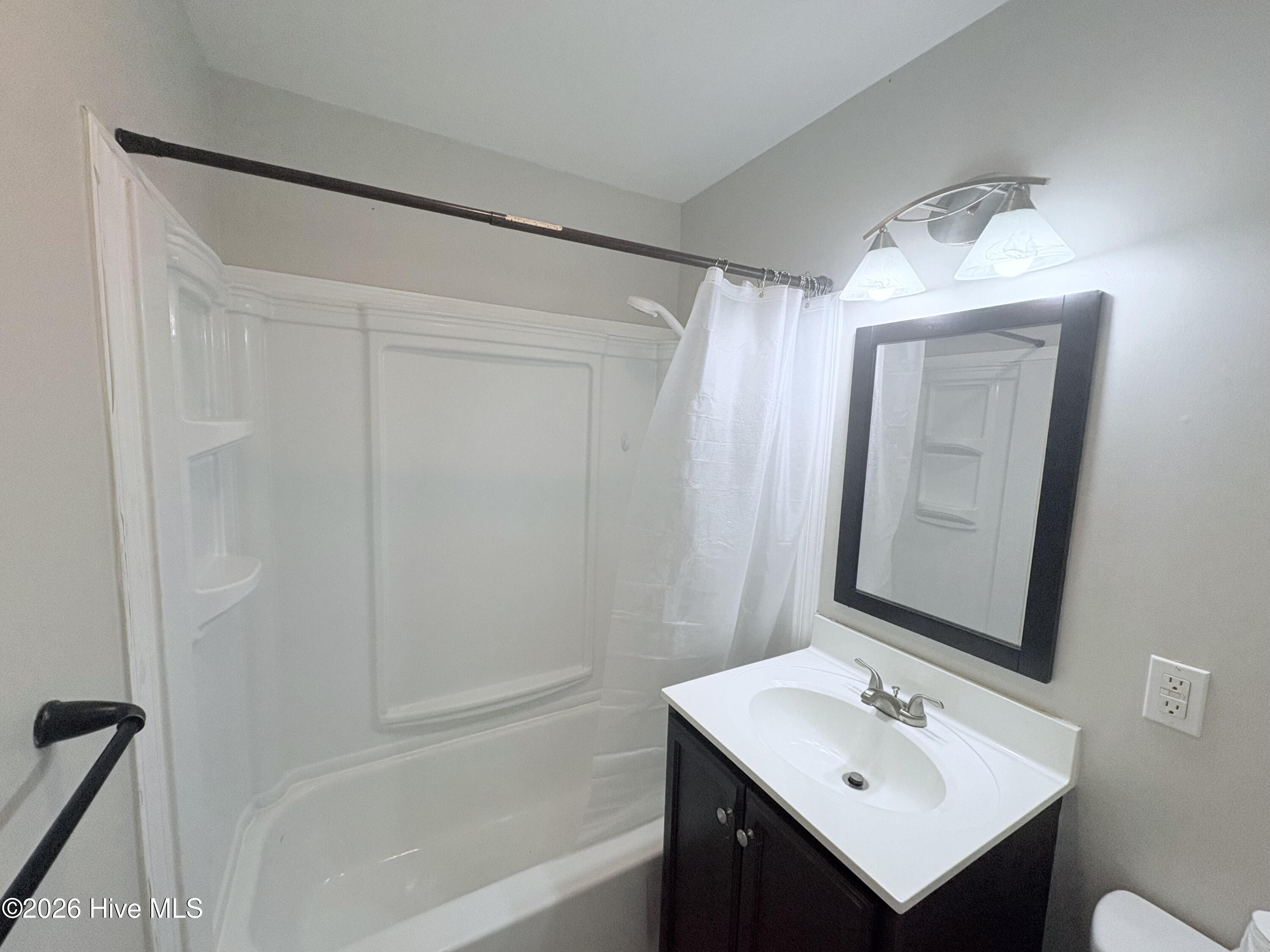 100566369 | Photo 27