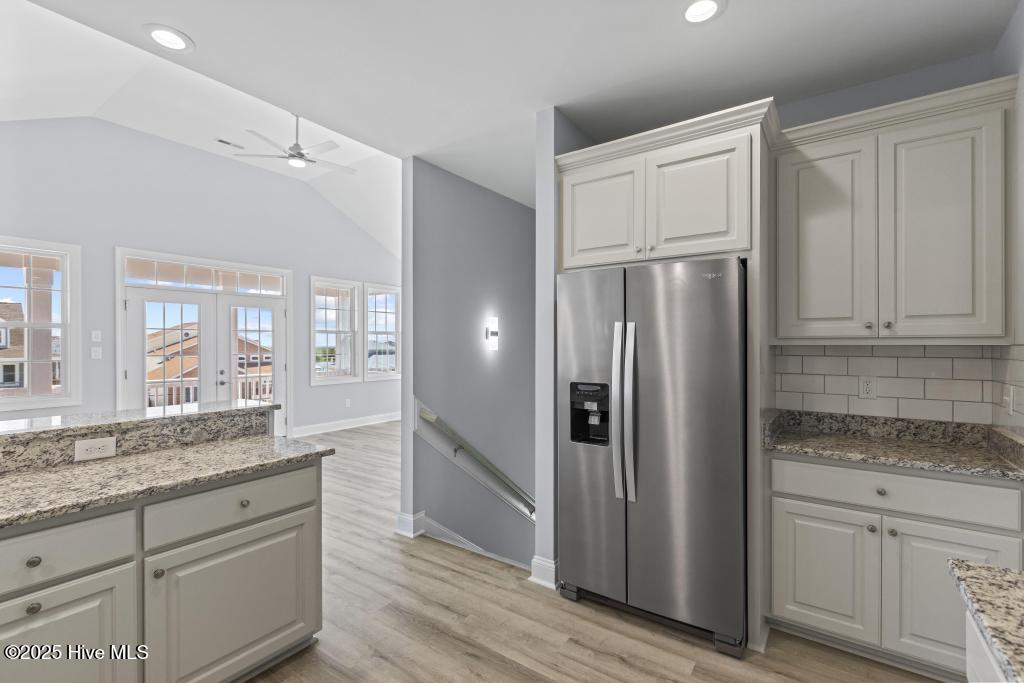 100535479 | Photo 45