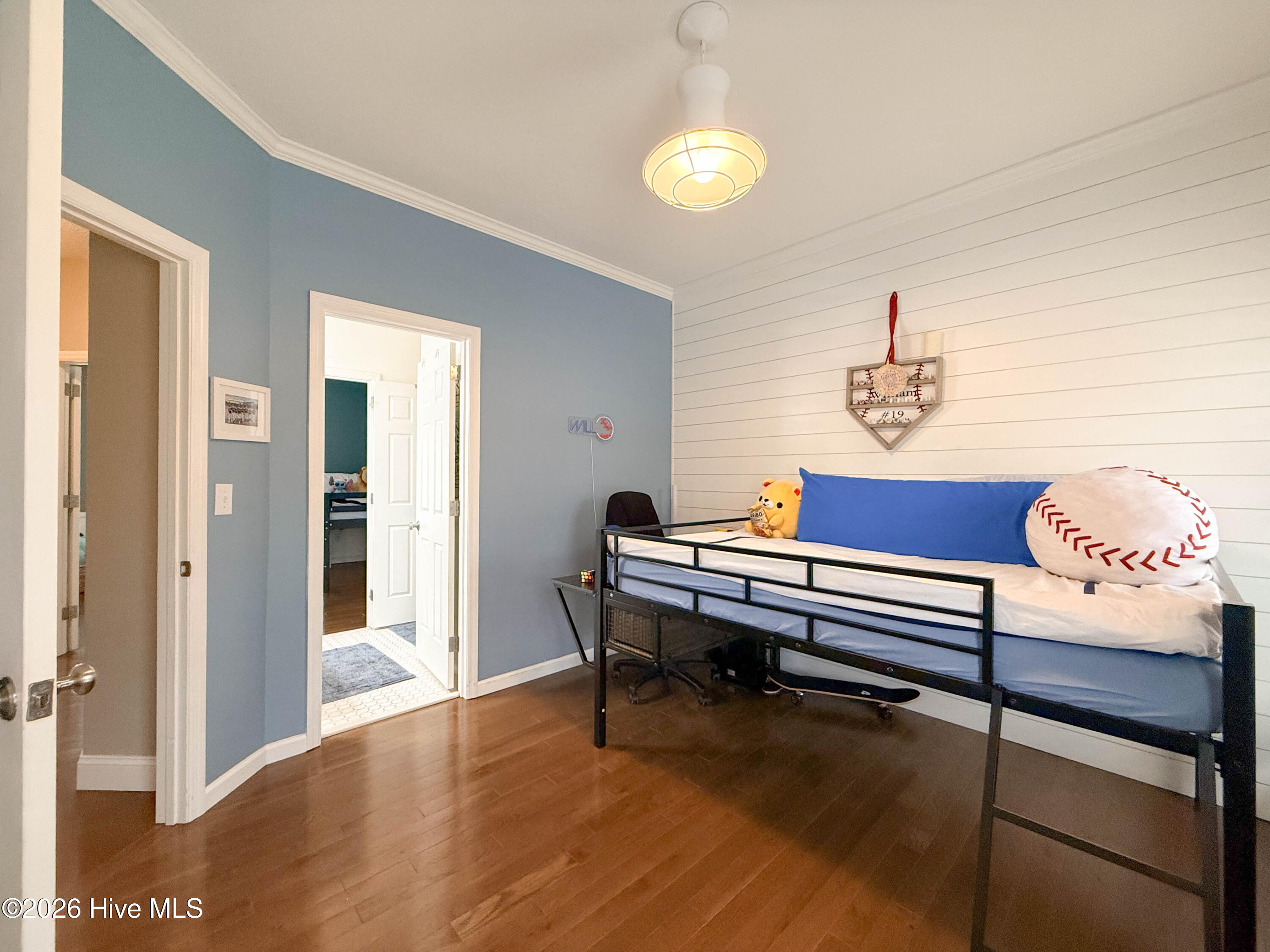 100549521 | Photo 53