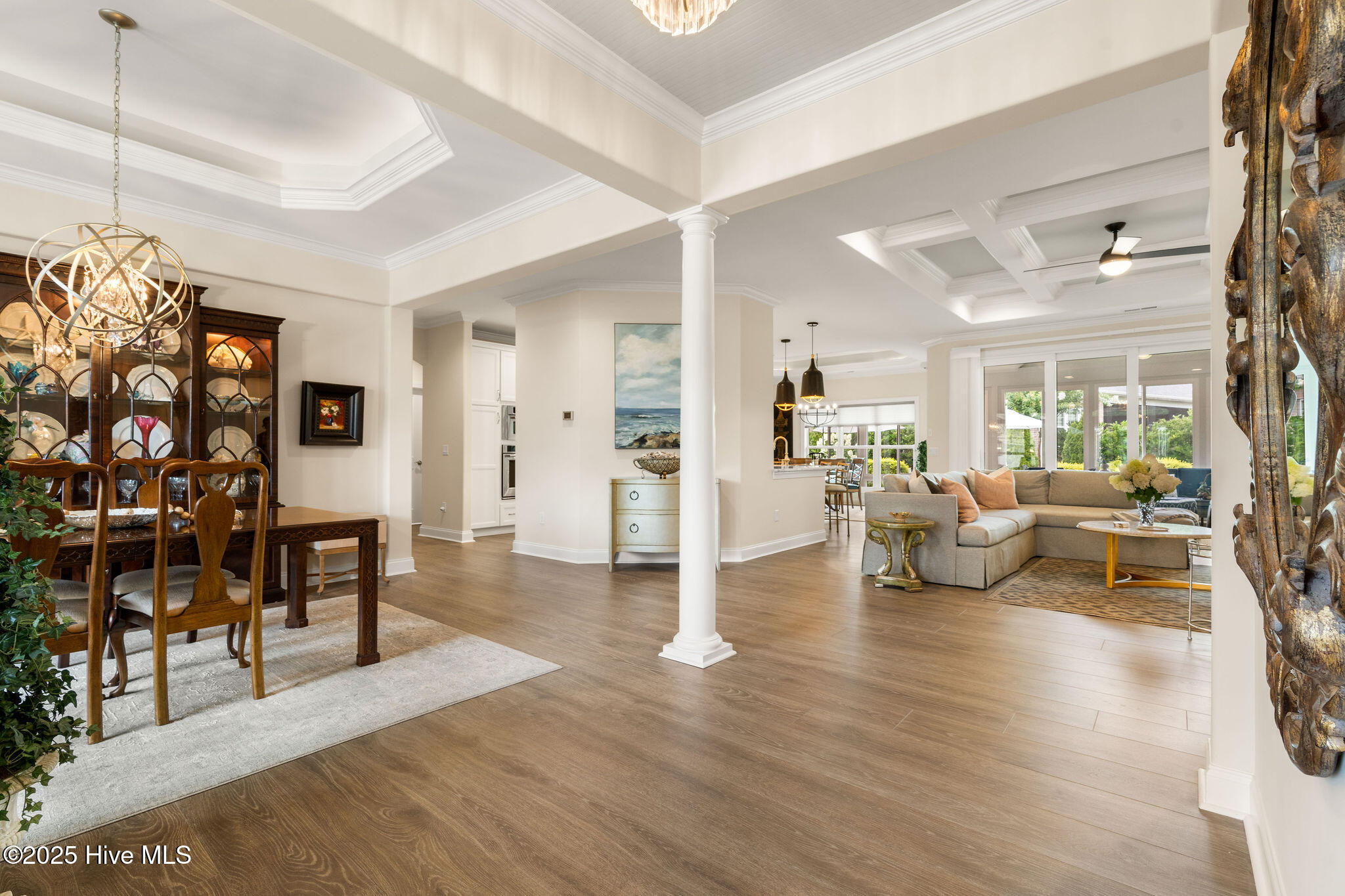 100517606 | Photo 15